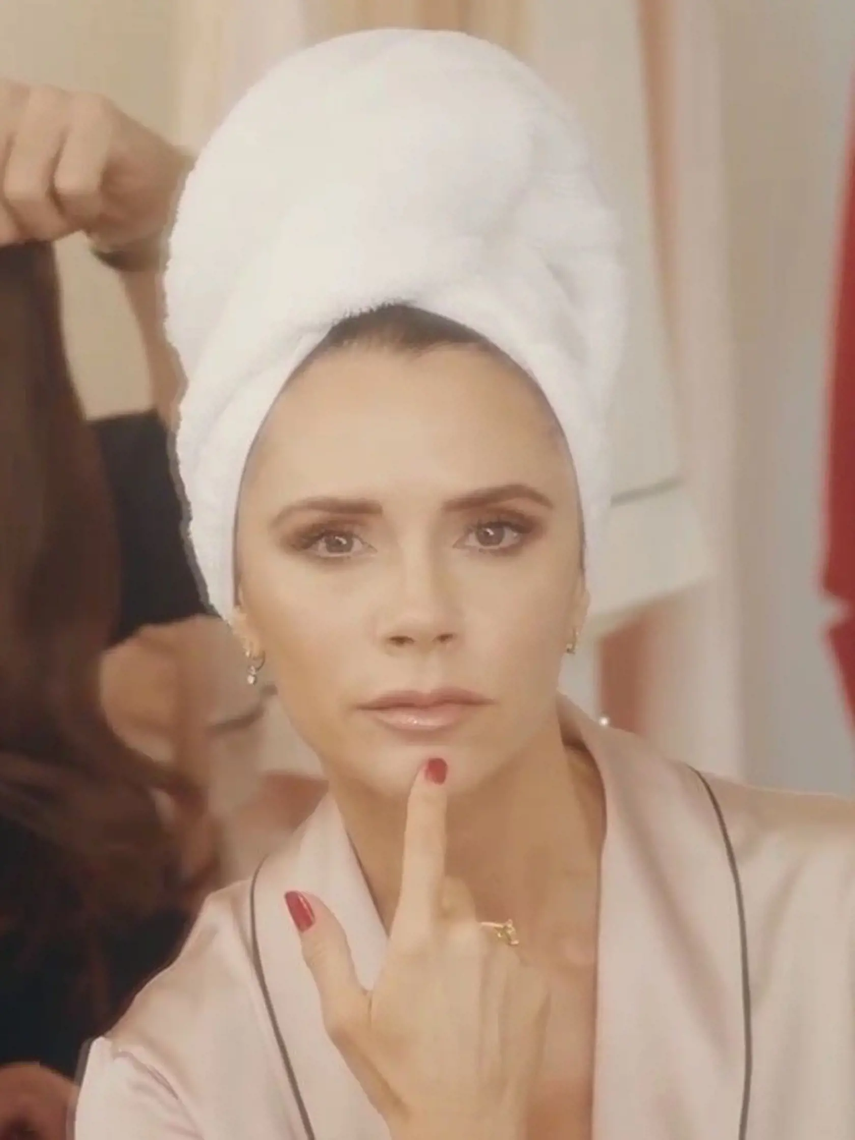 Victoria Beckham a jej "uteráková" póza.