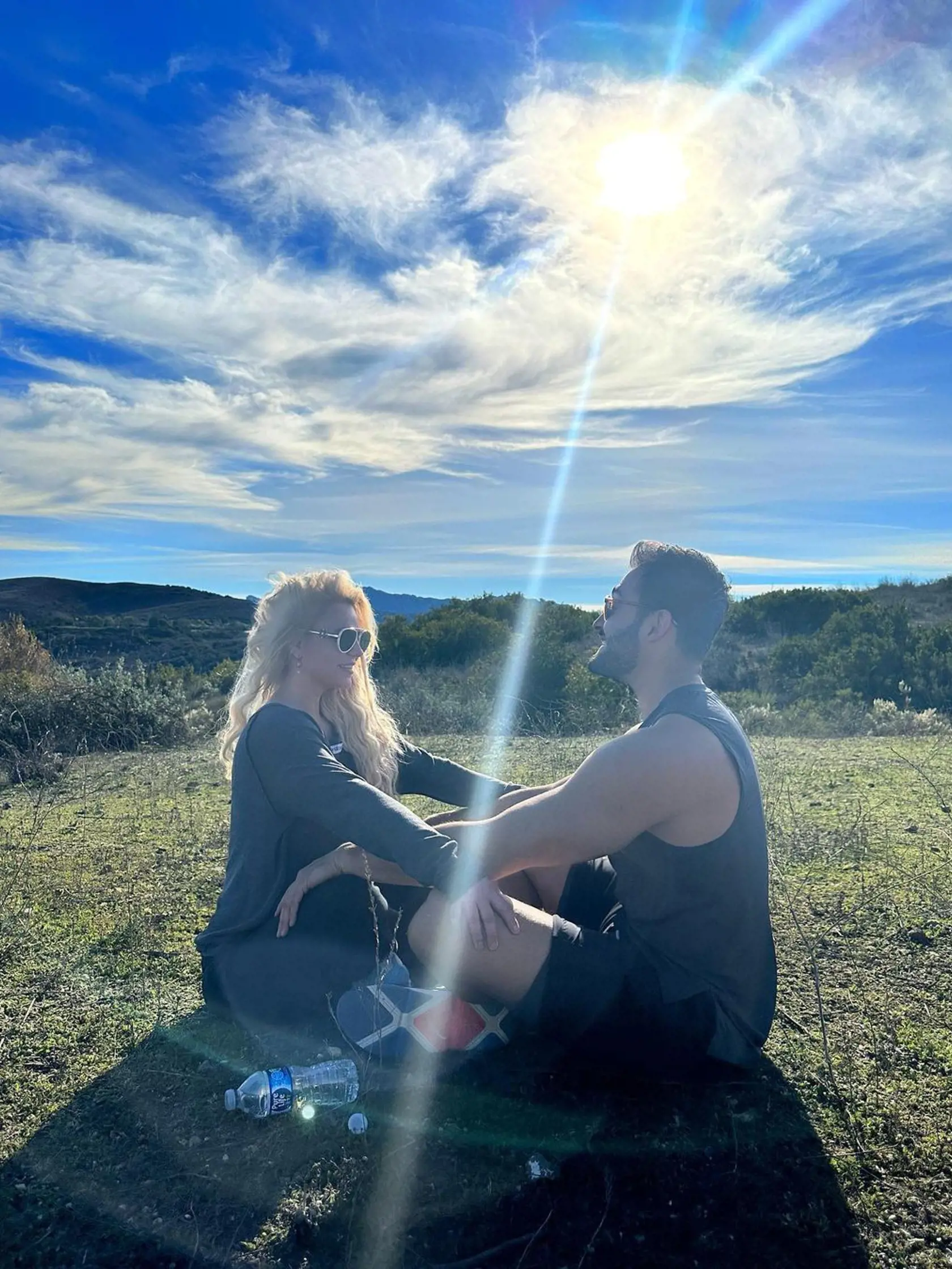 Britney a Sam na fotke z decembra 2022