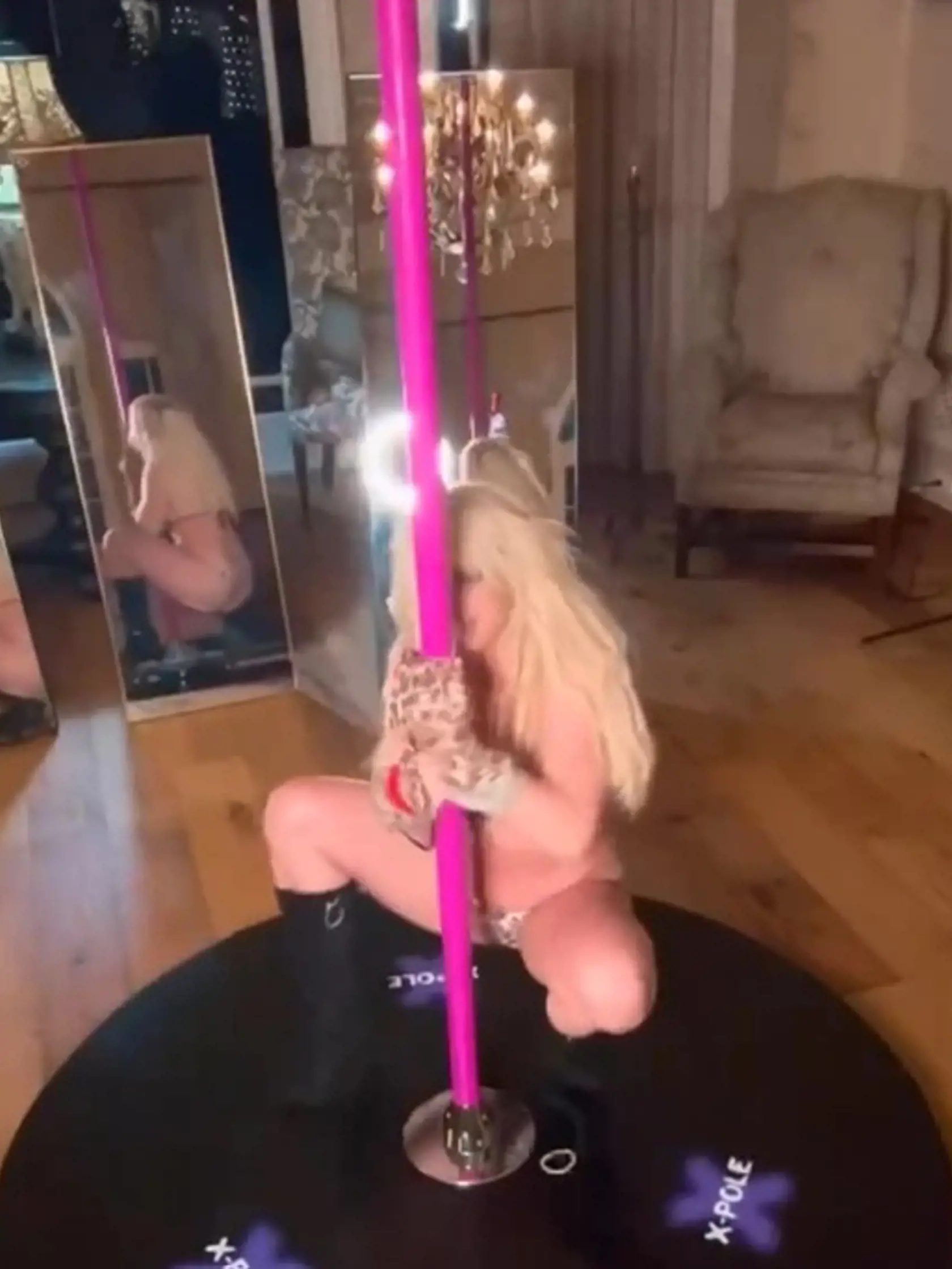 Britney Spears na videu predviedla horúci tanec, za ktorý by sa nehanbila ani profesionálna tanečnica.