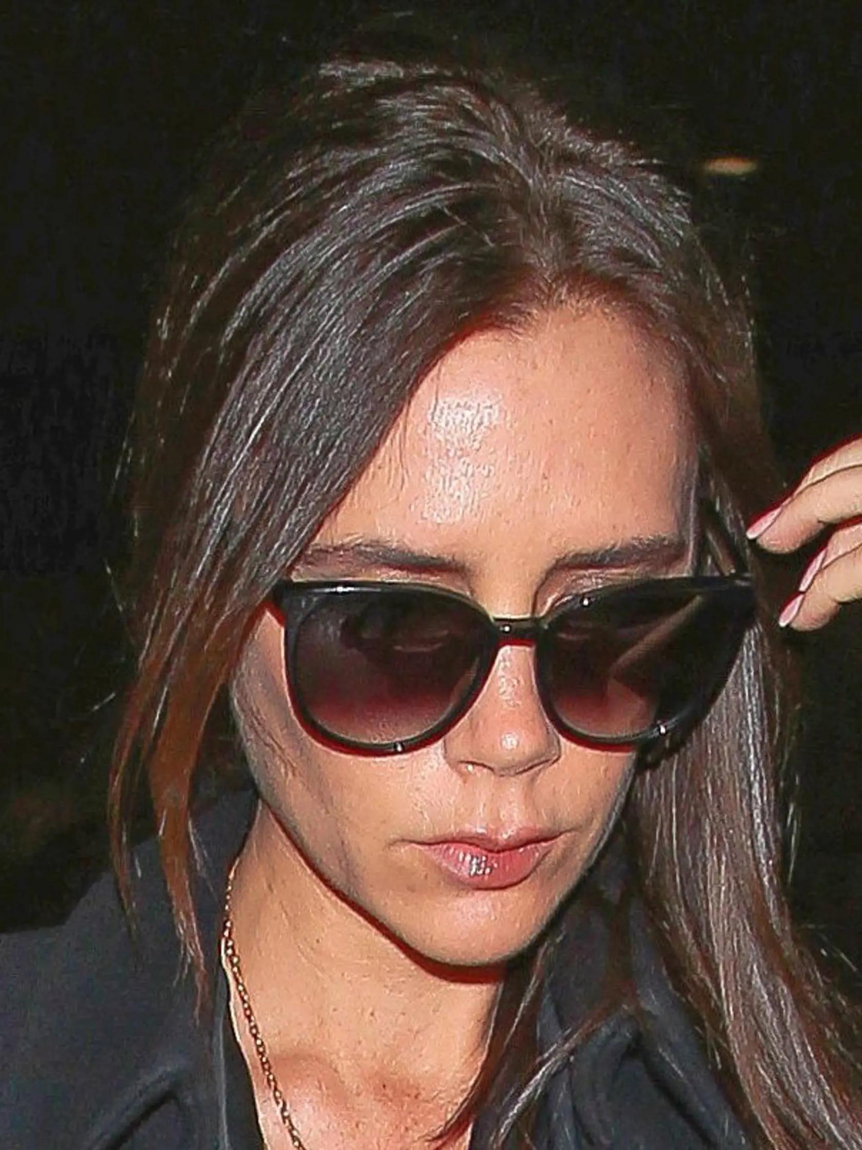 Victoria Beckham a jej nepríjemný fľak na pere.