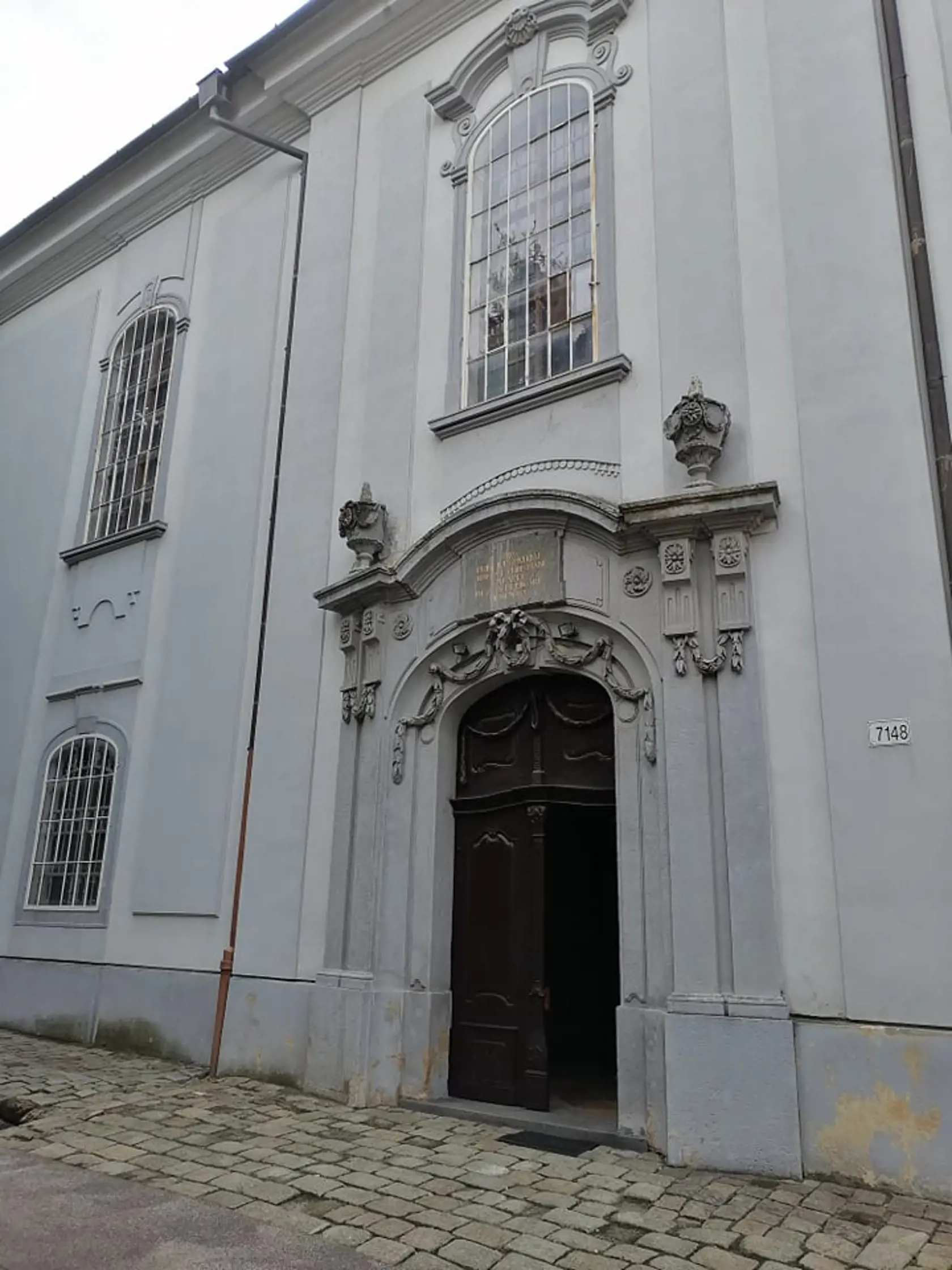 Svadba Juraja Drobu a Miroslavy Valovičovej. Medzi pozvanými nechýbajú známe osobnosti z biznisu, politiky a kultúry.