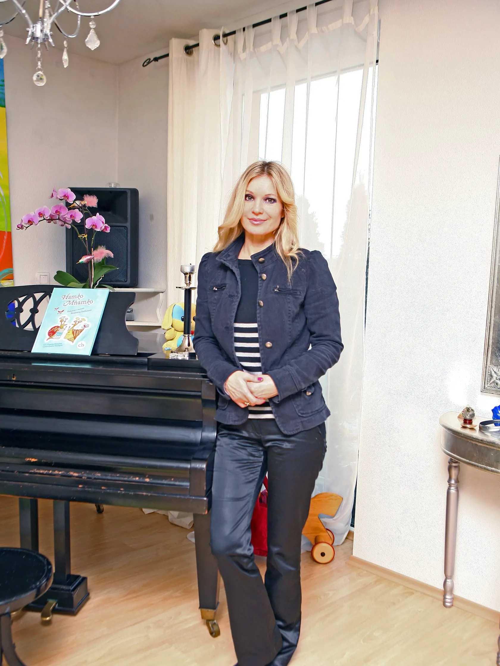 Marcela Molnarova vo svojom dome, Molnarova s dcerou