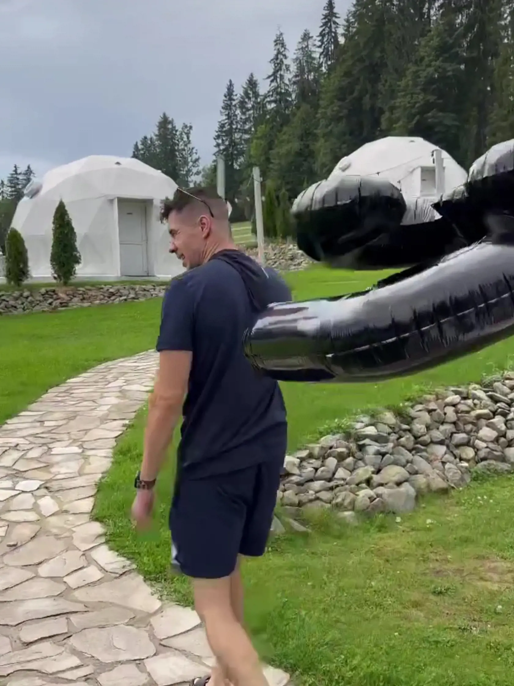 Matej odchádza z pobytu s tridsiatkou na krku. Škoda, že 3 odletela, 0 si nechal na pamiatku.