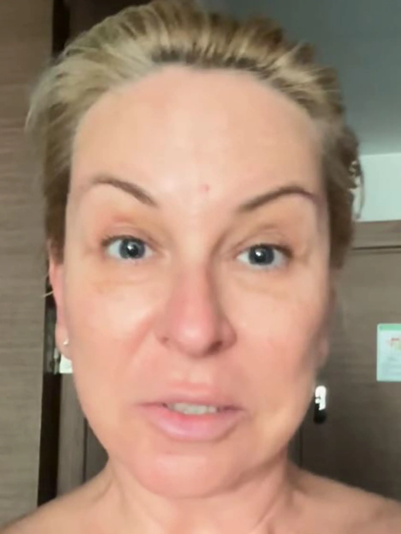 Wanda Hrycová dokumentuje cestu do Kyjeva: Keď sa začala sprchovať, vypli elektrický prúd.