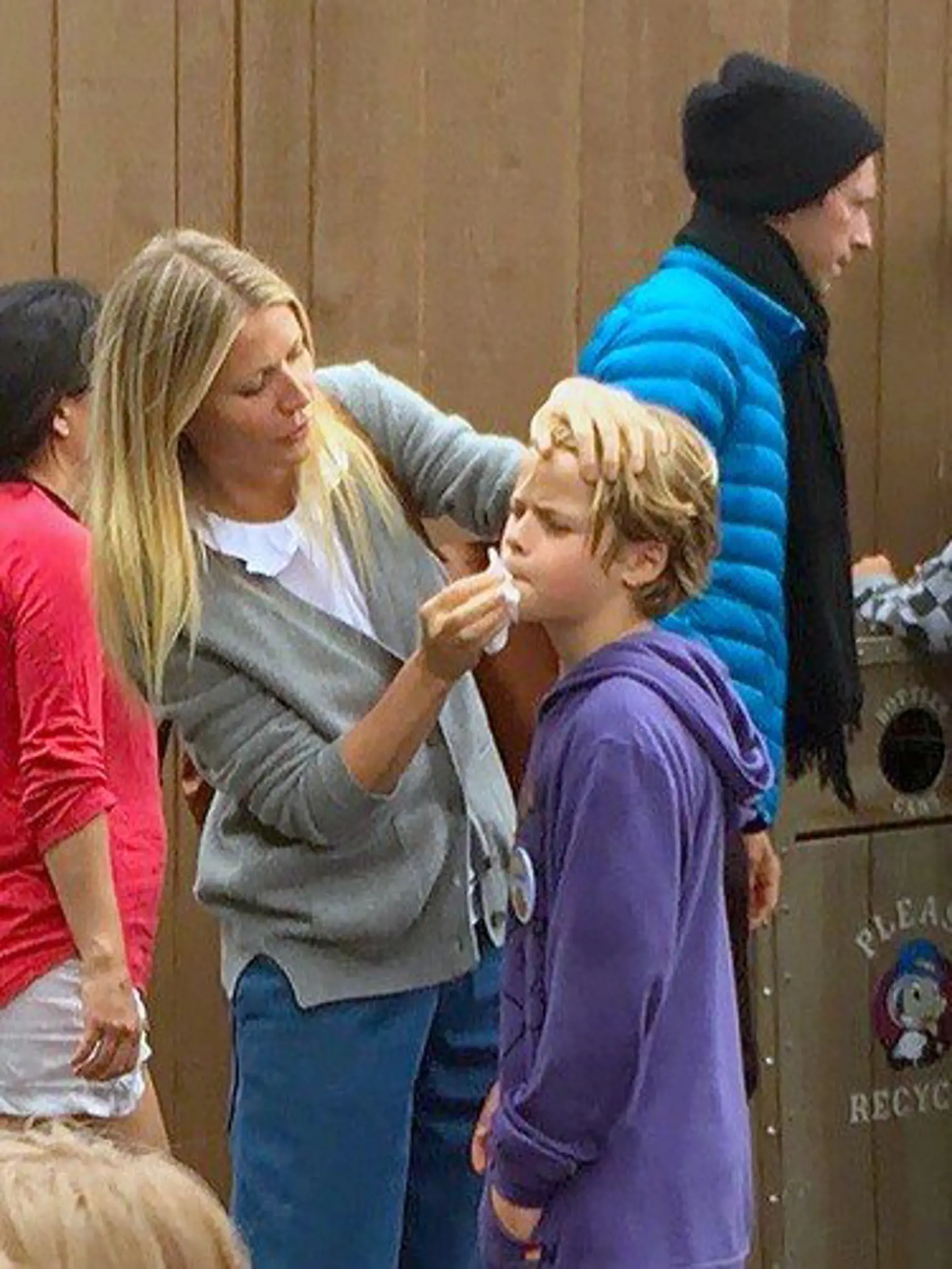 EXCLUSIVE: Chris Martin and Gwyneth Paltrow celebrate their daughter Apple's 12th birthday with a trip to Disneyland. The happy family spent the day riding the rollercoasters around the park including California Screaming and the Matterhorn. Gwyneth left about two hours before the rest of the group, but Chris stayed for the entire stay with his little ones and their friends Pictured: Chris Martin, Gwyneth Paltrow, Moses Martin, Apple Martin, Image: 284927803, License: Rights-managed, Restriction