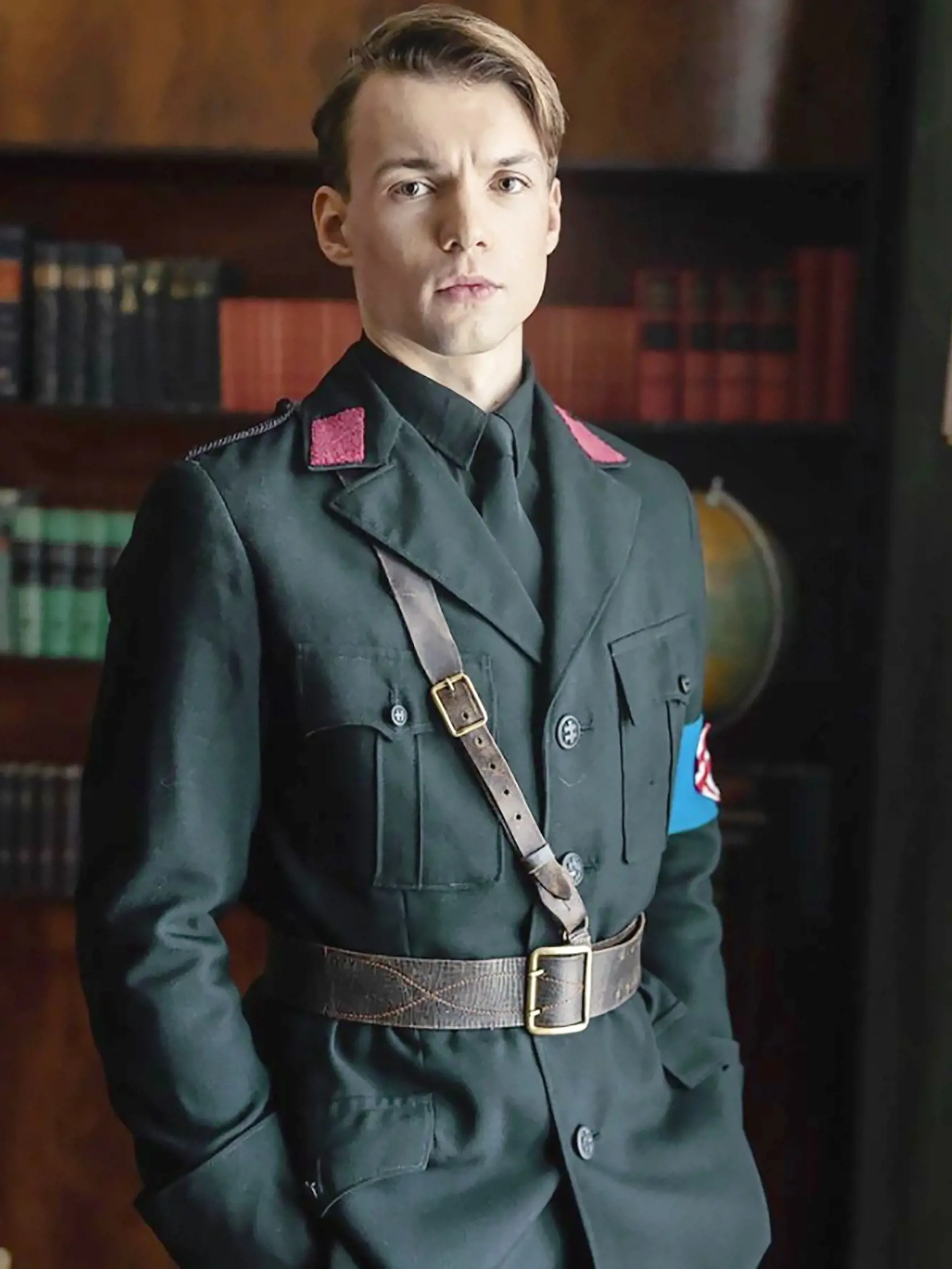 V uniforme. V seriáli Dunaj, k vašim službám si strihol krutého gardistu.