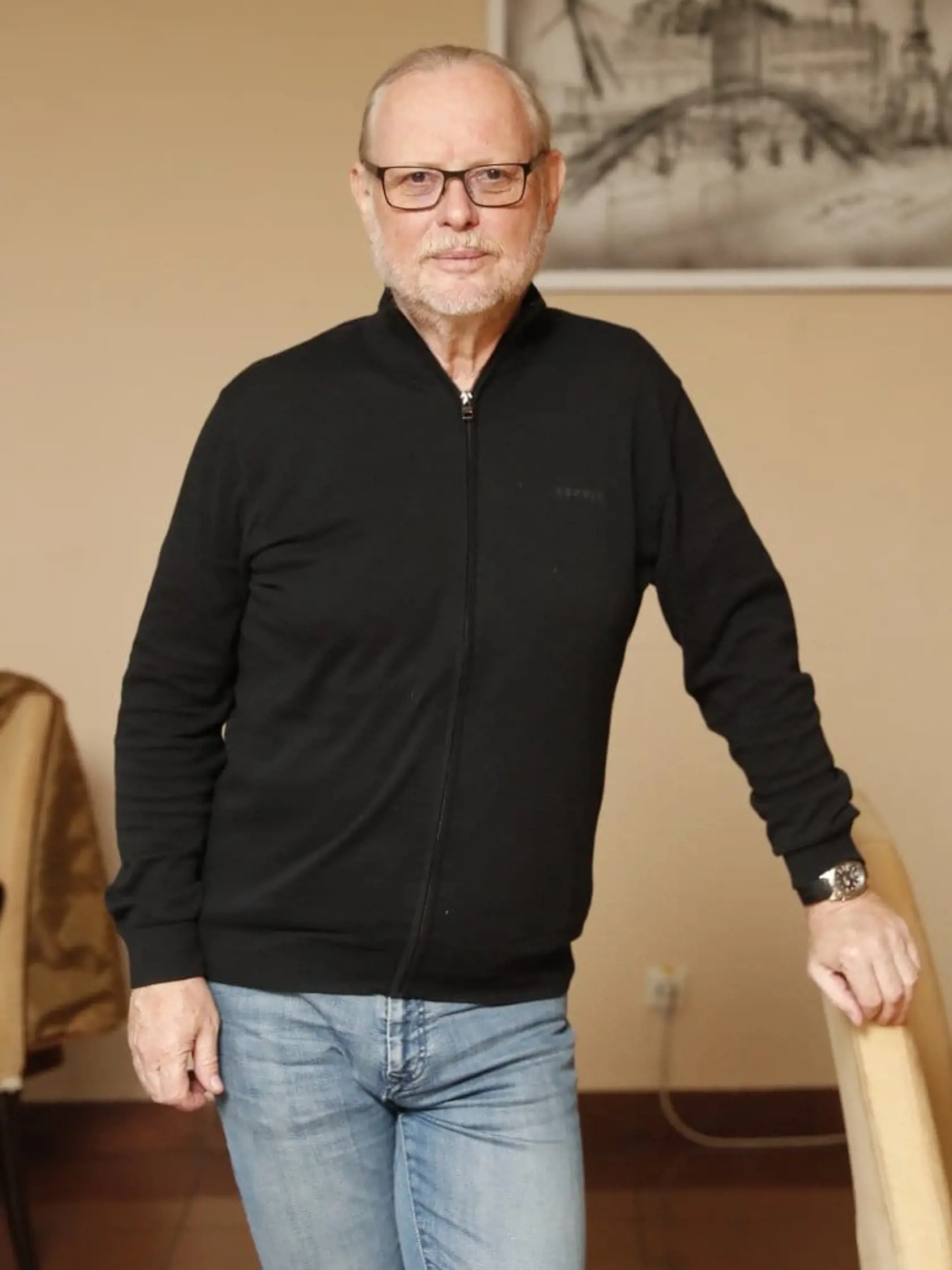 História česko-slovenskej populárnej hudby vo fotografiách: "Zomrel hudobník a spoluzakladateľ skupiny Elán Vašo Patejdl. Smutnú správu potvrdila skupina na sociálnej sieti. Česť jeho pamiatke!"