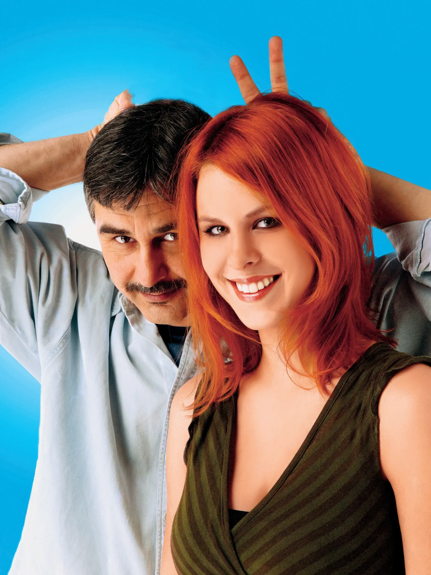 Boris Farkaš, herec, Kristína farkašová, herečka, otec a dcéra, rodinný seriál Rodinné tajomstvá
foto: Lýdia Jušková 
uverejnené: Báječná Žena 46/2005
pôvodný súbor:a titulka01a.eps