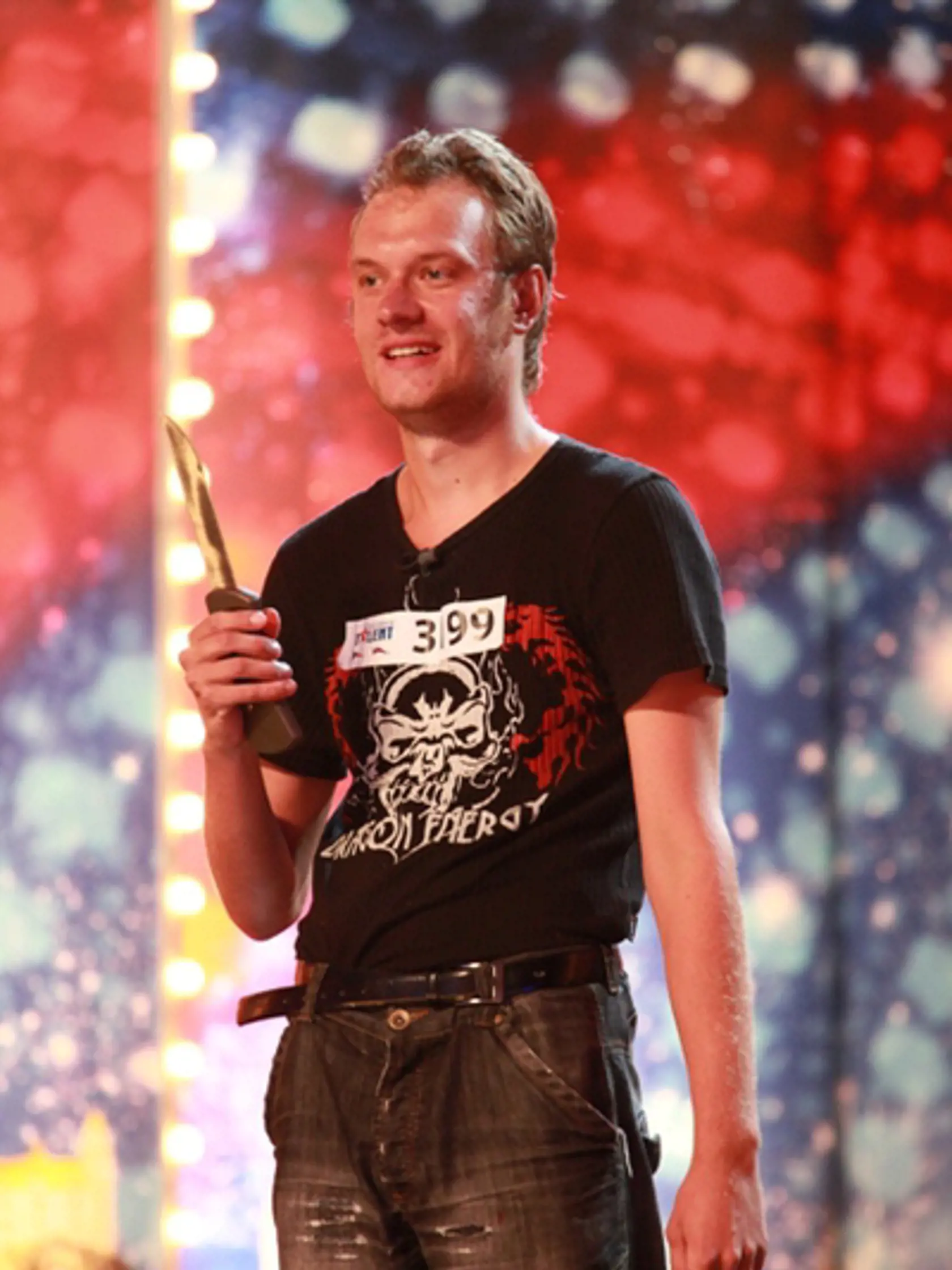 ALEŠ ROZSÍVAL
Iluzionista, ktorý svojou
krvavou šou plnou rezania
natoľko vydesil Luciu Bílú,
že sa jej o ňom týždeň zdalo.
Vďaka dokonalej ilúzii
sa nakoniec dostal až do
semifinále.