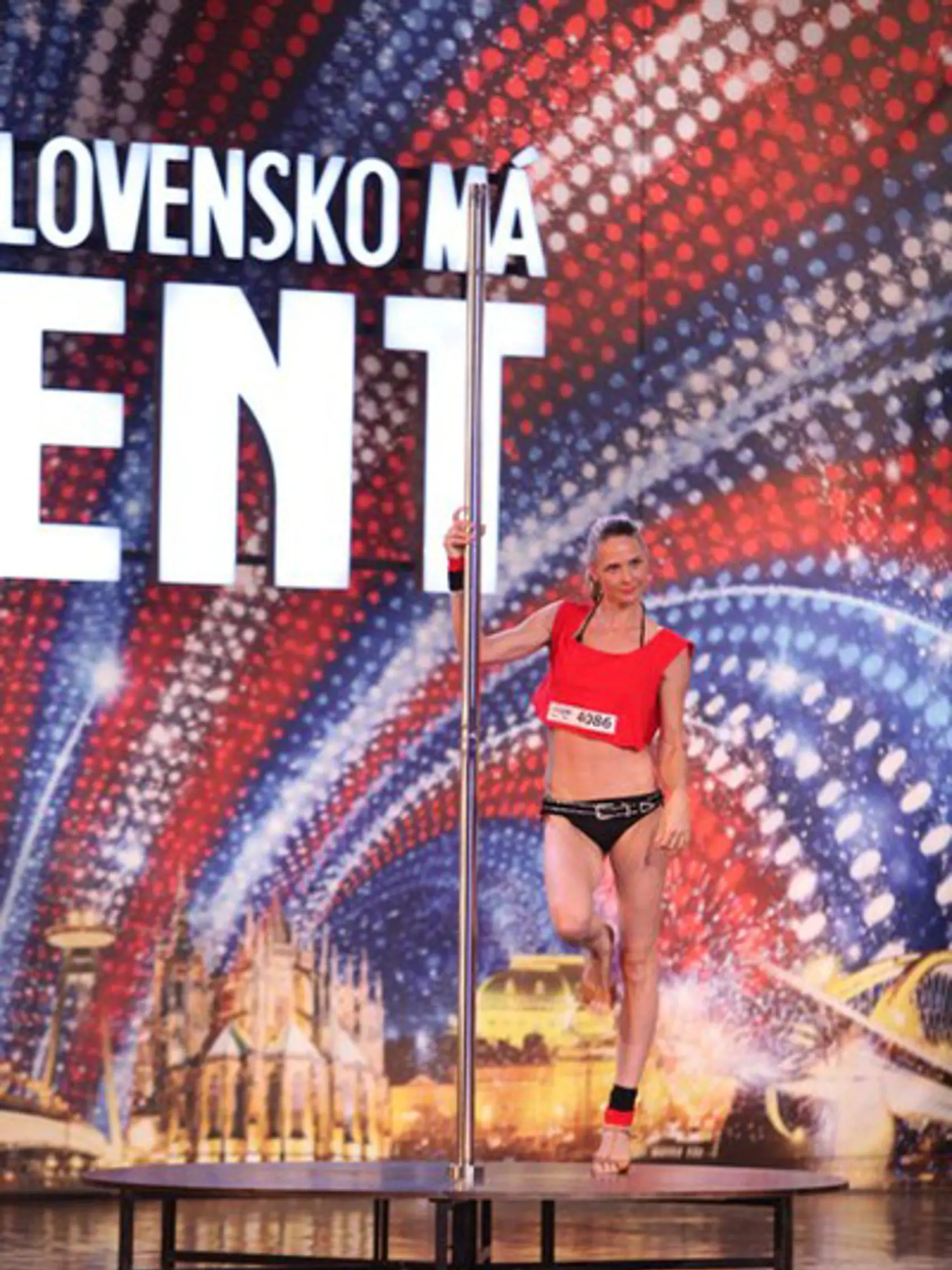 DOMINIKA KORMAŇAK
27-ročná tanečnica sa
venuje pole dancing, teda
tancu pri tyči, bez toho,
aby sa vyzliekala.