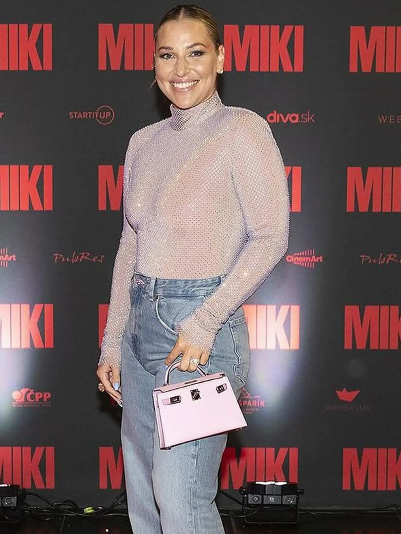 Dominika Cibulková na červenom koberci ukázala štíhlu postavu.