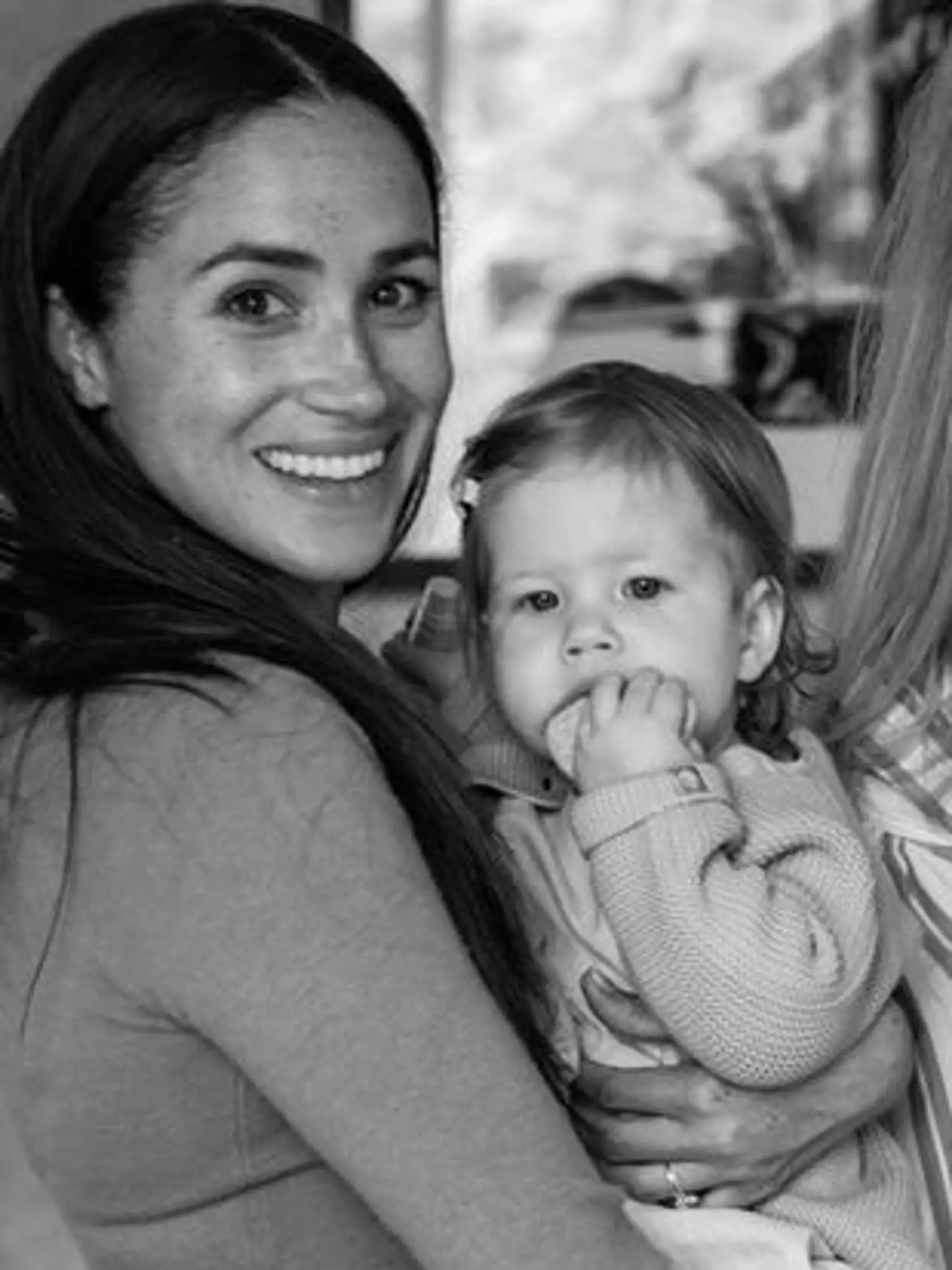 Vojvodkyňa Meghan vychováva dcéru Lilibet, pomenovanú po kráľovnej Alžbete II., mimo kamier. Na verejnosti ju ukazuje len zriedka.