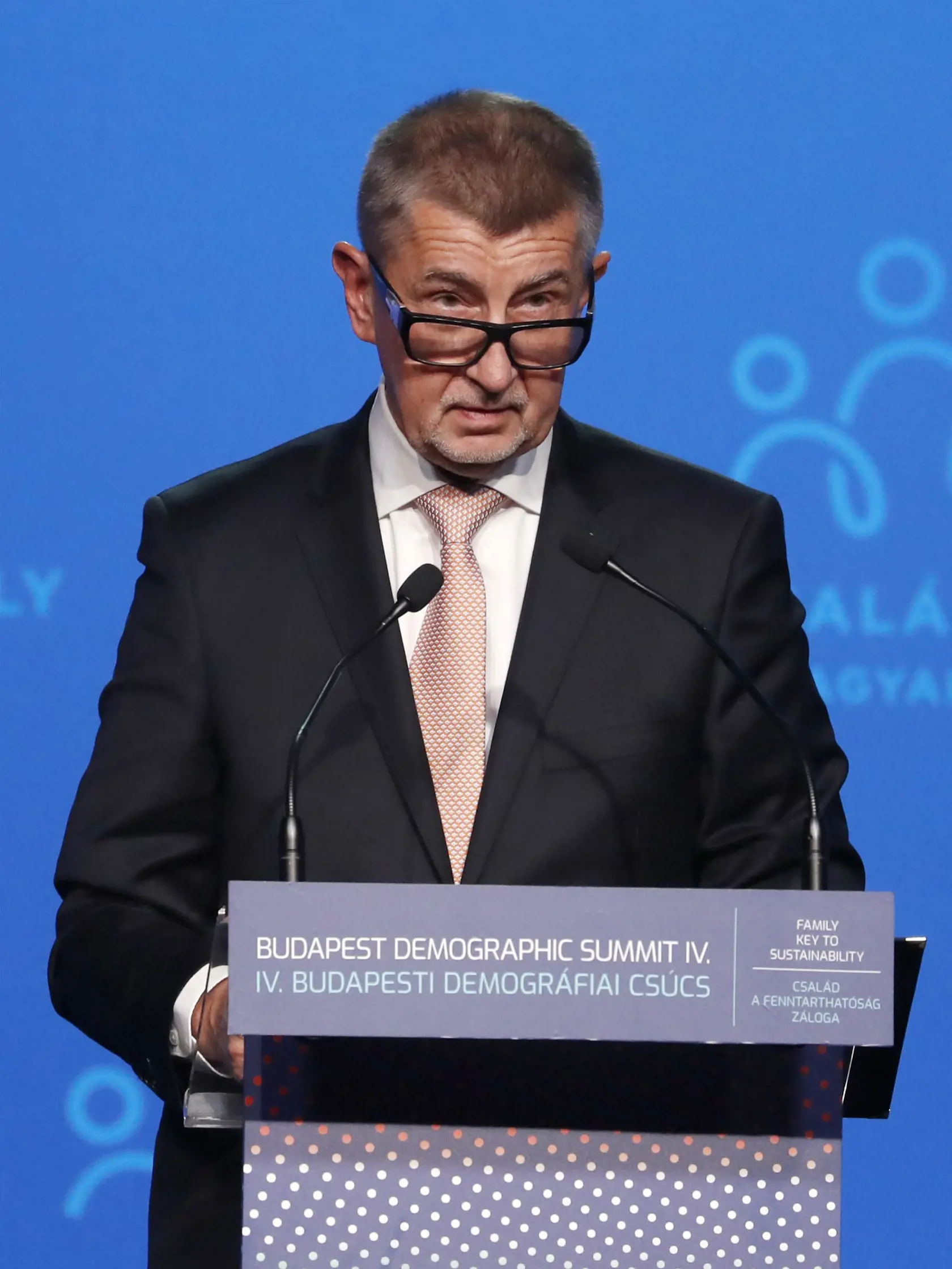 Českého prezidenta Miloša Zemana v pondelok po prvý raz v nemocnici navštívil odchádzajúci premiér Andrej Babiš.