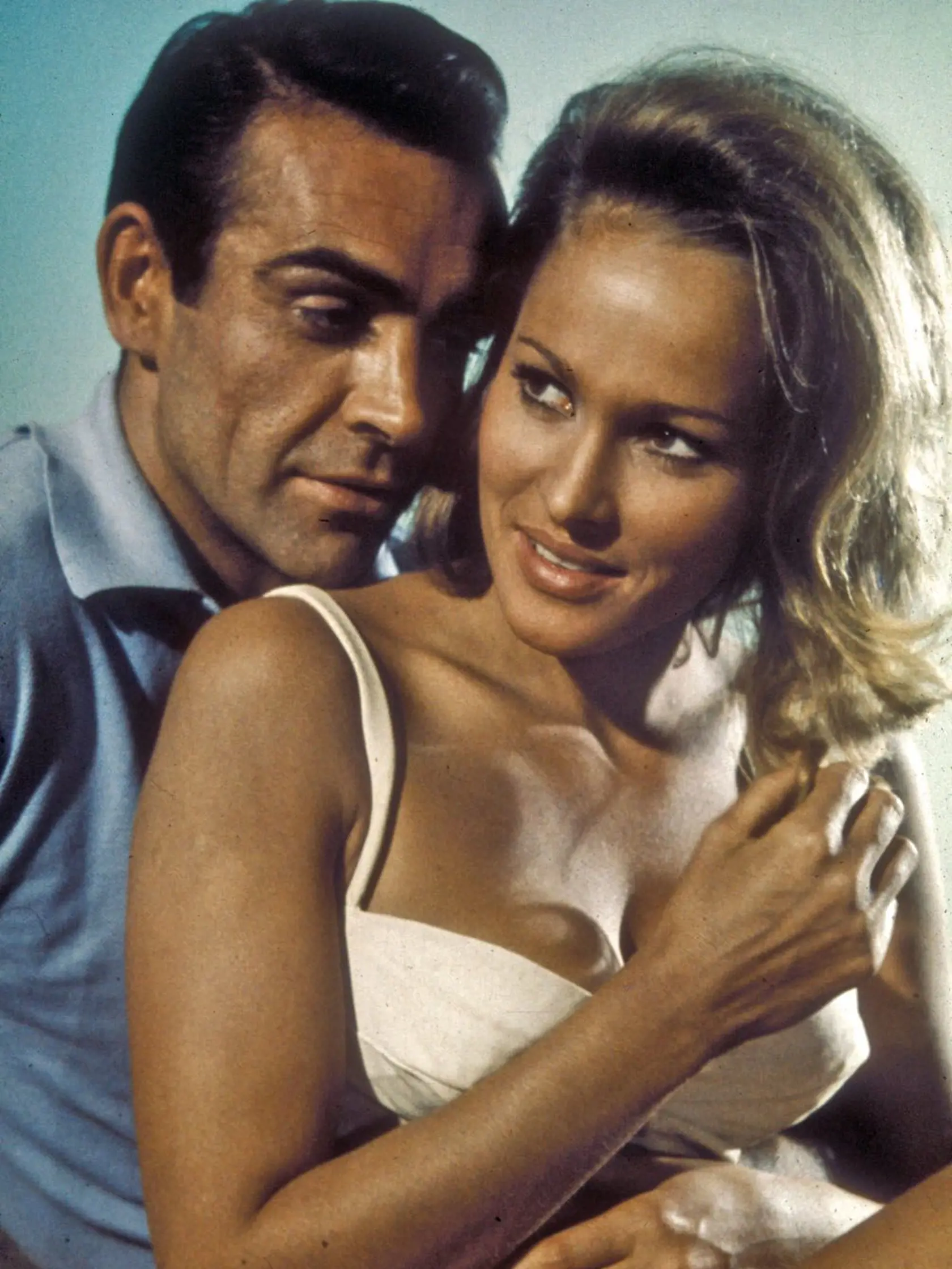 Sean Connery a Ursula Andress - prvý James Bond so svojou „girl“.