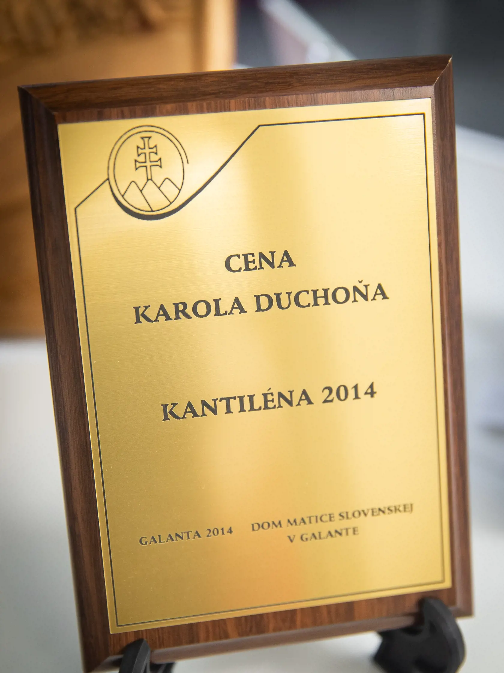Pamätná izba, venovaná Karolovi Duchoňovi, ktorá je umiestnená v severnom krídle neogotického kaštieľa v Galante.