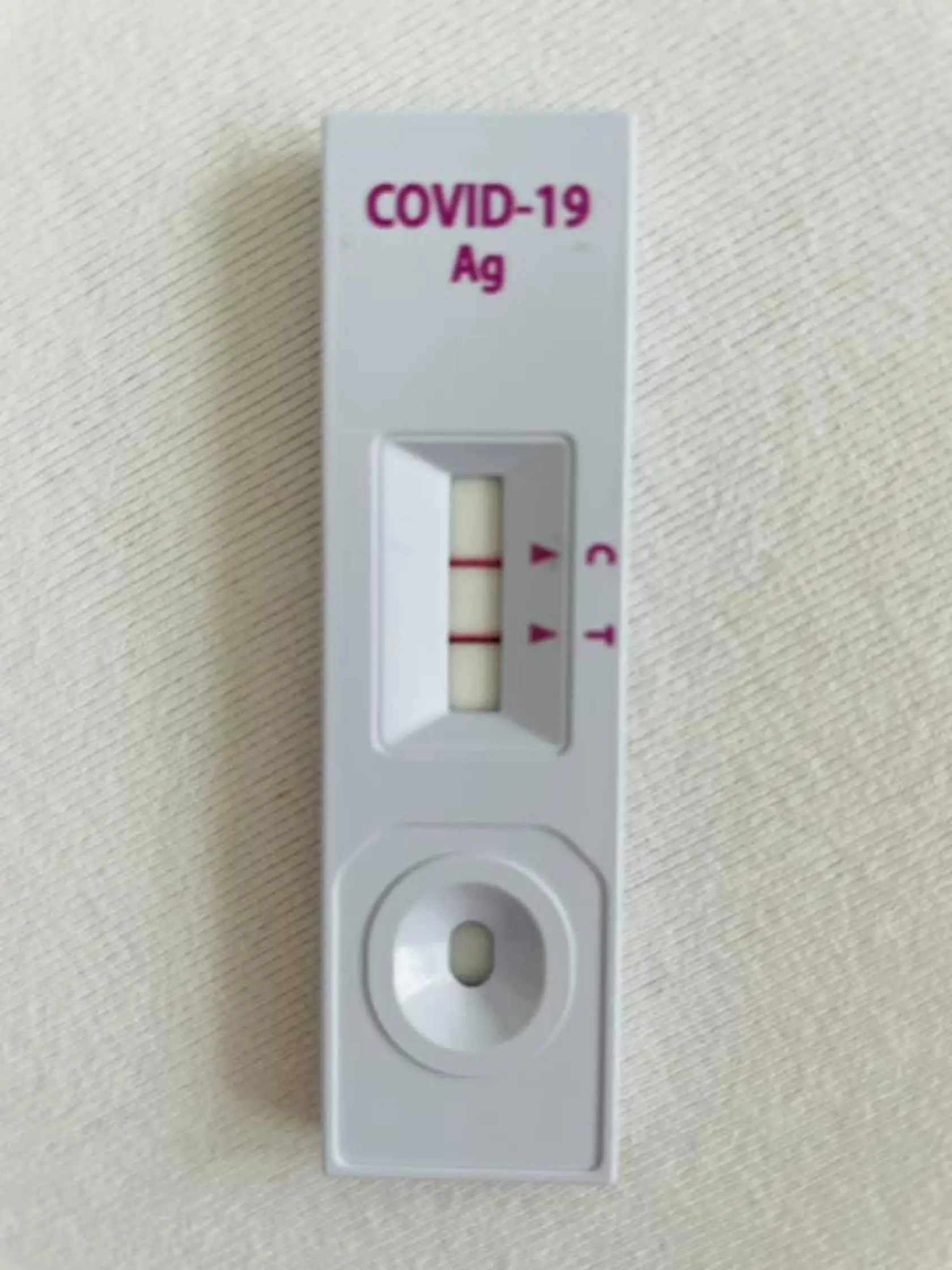 Primátor Kežmarku a poslanec NRSR J. Ferenčák mal pozitívny výsledok na COVID-19, na svoju sociálnu sieť uverejnil jeho pozitívny test.