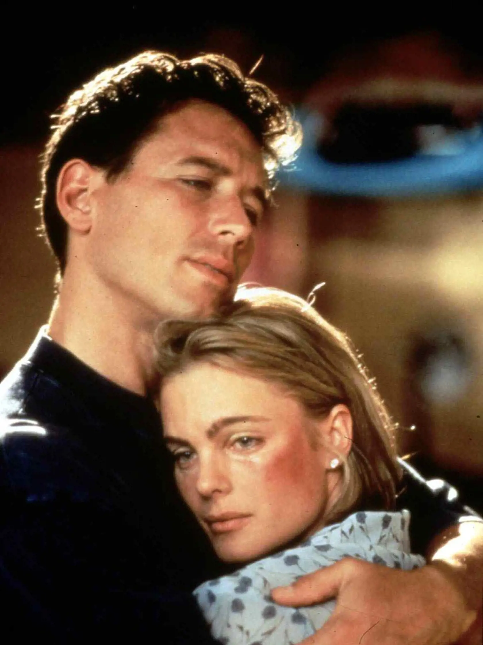 Brian Wimmer, Erika Eleniak   Nach der Hochzeit beauftragt Kelly (Erika Eleniak) den Anwalt Richard Linski (Brian Wimmer), mit Brooks einen Ehevertrag auszuhandeln, der sehr zu ihrem Vorteil ausfaellt. Als sie von ihrem Mann misshandelt wird, wendet sich Kelly wieder an Linski - und verliebt sich in ihn. Bald darauf wird Brooks ermordet *** Local Caption *** 1997, Image: 145105015, License: Rights-managed, Restrictions: Saban, Model Release: no, Credit line: Profimedia, United Archives