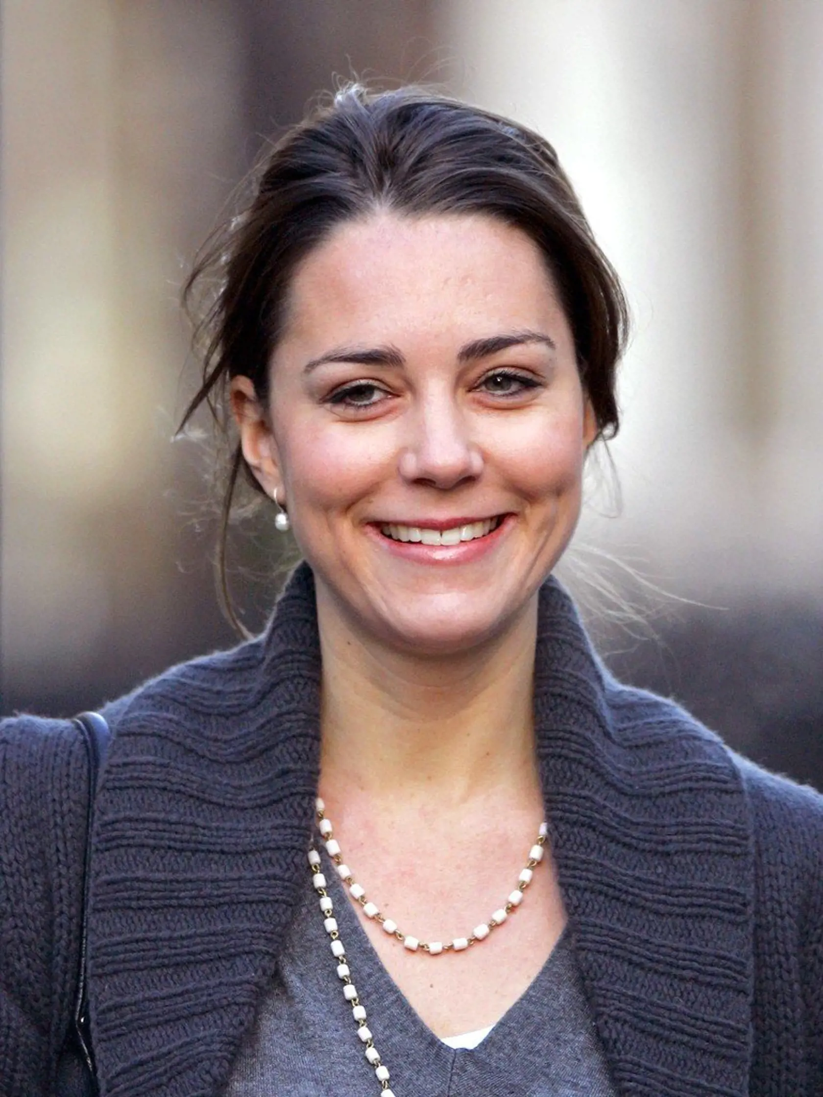 Kate Middleton looking happy as she strolls through Chelsea. She was seen wearing a 'Starsky and Hutch' style cardigan Kate Middleton out and about in Chelsea, London, Britain - 29 Nov 2006  Chelsea girl Kate Middleton wears her heart on her sleeve as she parked her car and prepared for a spot of shopping.  Despite the chilly weather Prince William's brunette girlfriend was in a  cheerful mood as she walked along the South West London street.  Maybe she was she was just looking forward to seeing