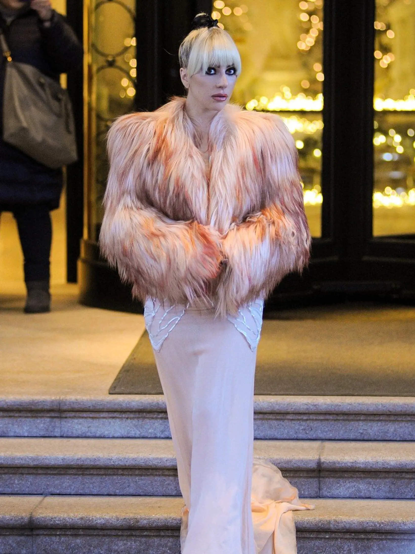 CODE: GLOBAL BEESC Lady Gaga is seen leaving Palazzo Parigi hotel on january 18, 2017 in Milan, Italy, Image: 360647894, License: Rights-managed, Restrictions: , Model Release: no, Credit line: Profimedia, Look Press Agency