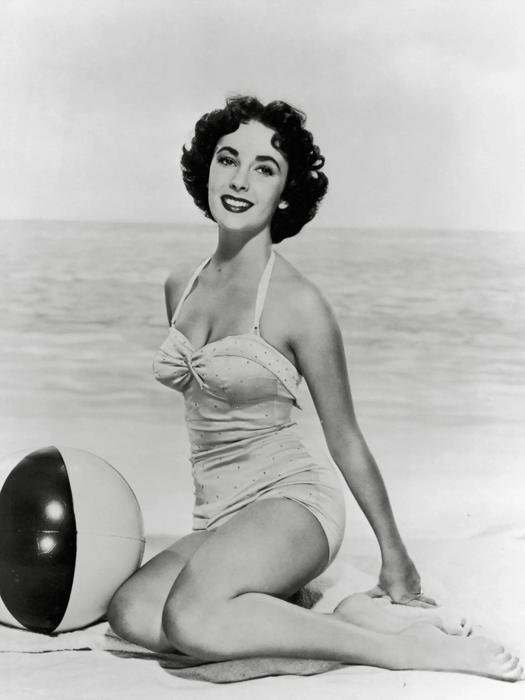 Elizabeth Taylor circa 1949, Image: 189172095, License: Rights-managed, Restrictions: For Editorial Use Only -, Model Release: no, Credit line: Profimedia, Hollywood Archive