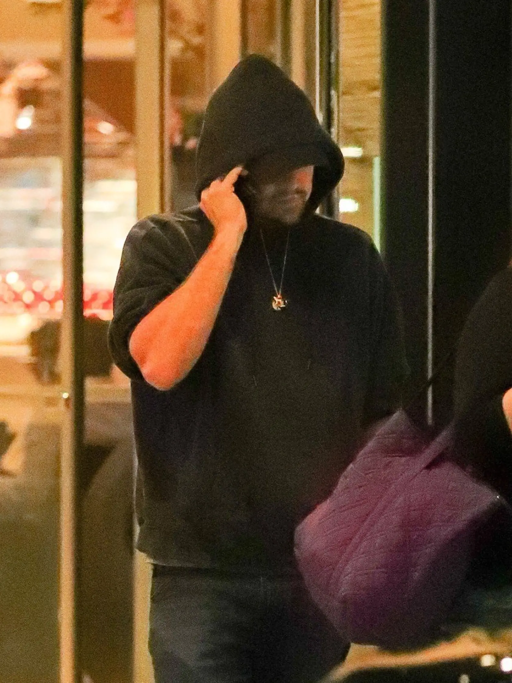 New York, NY  - Leonardo DiCaprio and girlfriend Camila Morrone exit dinner with Hailey Baldwin at Estiatorio Milos in NYC. The actor tries to keep his head low as he jets to his ride.    Pictured: Leonardo DiCaprio, Camila Morrone, Hailey Baldwin        *UK Clients - Pictures Containing Children  Please Pixelate Face Prior To Publication*, Image: 371738529, License: Rights-managed, Restrictions: , Model Release: no, Credit line: Profimedia, AKM-GSI
