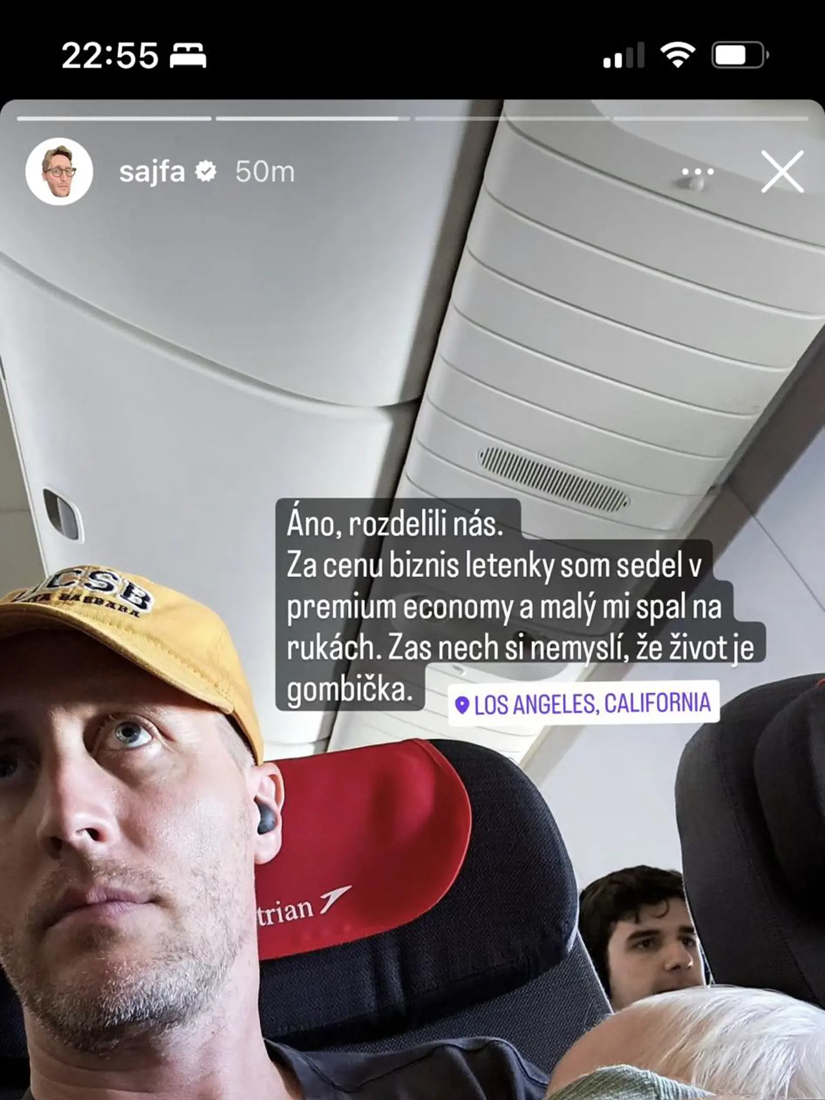 Sajfa musel kvôli overbookingu cestovať v nižšej triede