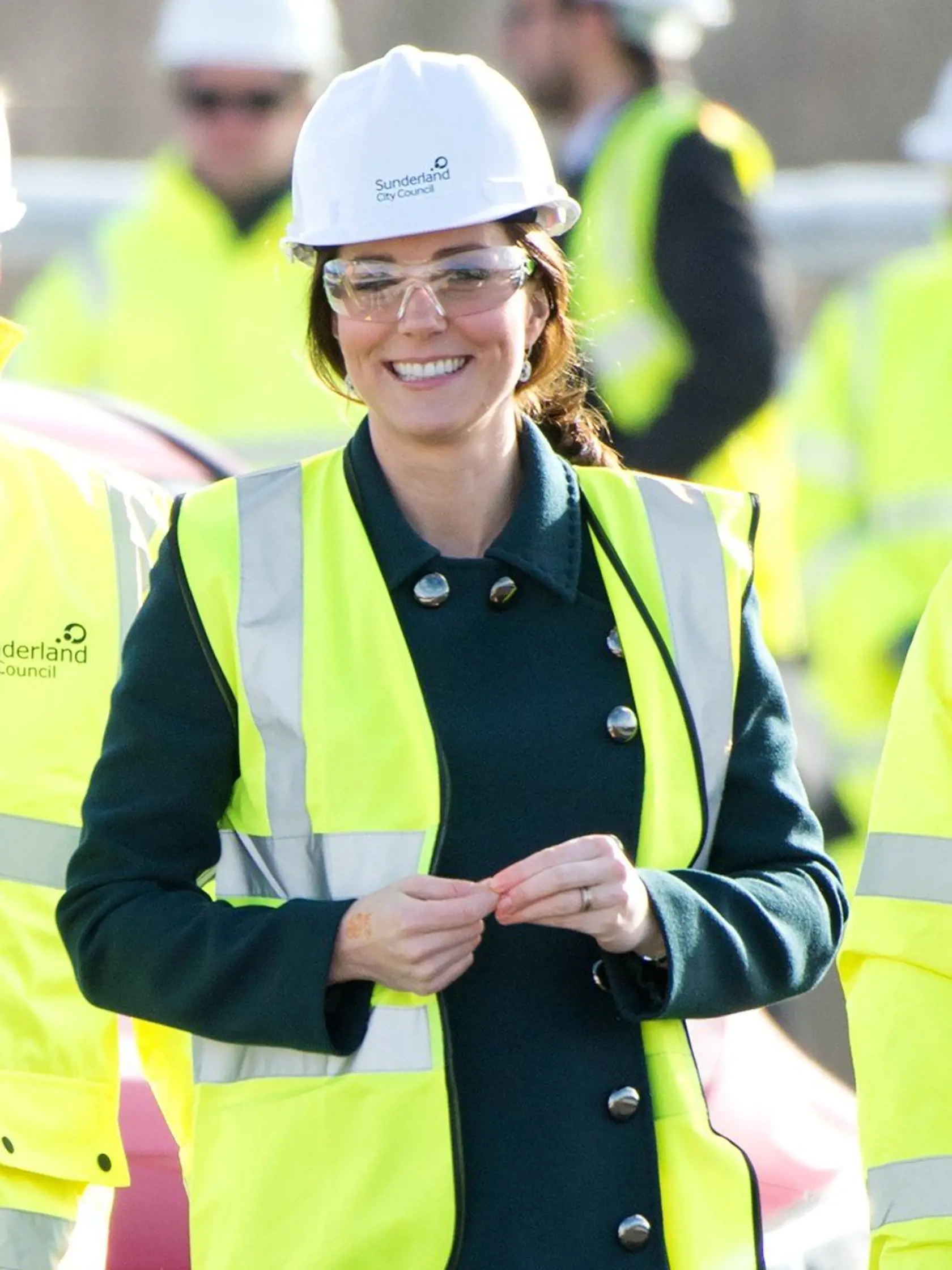 Photo Credit Must Read Zak Hussein<BR/> Pregnant Kate Middleton sports a henna tattoo, hard hat and hi-vis vest whilst on a visit with Prince William in Sunderland, UK. Pictured: Kate Middleton, Image: 363925127, License: Rights-managed, Restrictions: -ALLCOUNTRY, Model Release: no, Credit line: Profimedia, Splash