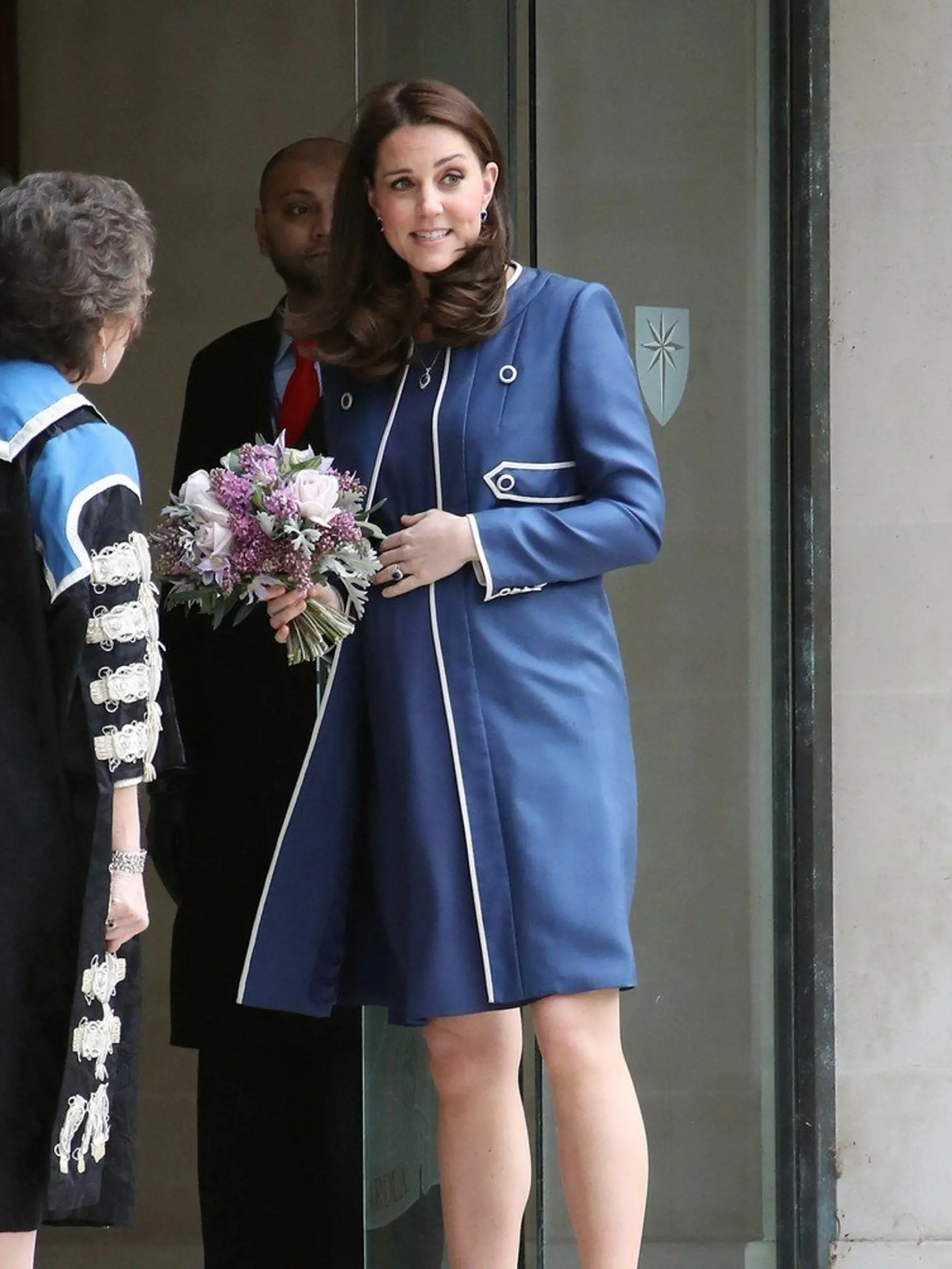 BGUK_1155589 - London, UNITED KINGDOM  - Pregnant, Catherine, Duchess of Cambridge is seen leaving the Royal College of Obstetricians and Gynaecologists holding a bouquet of flowers.    Pictured: Catherine, Duchess of Cambridge        *UK Clients - Pictures Containing Children  Please Pixelate Face Prior To Publication*, Image: 364477602, License: Rights-managed, Restrictions: , Model Release: no, Credit line: Profimedia, Xposurephotos