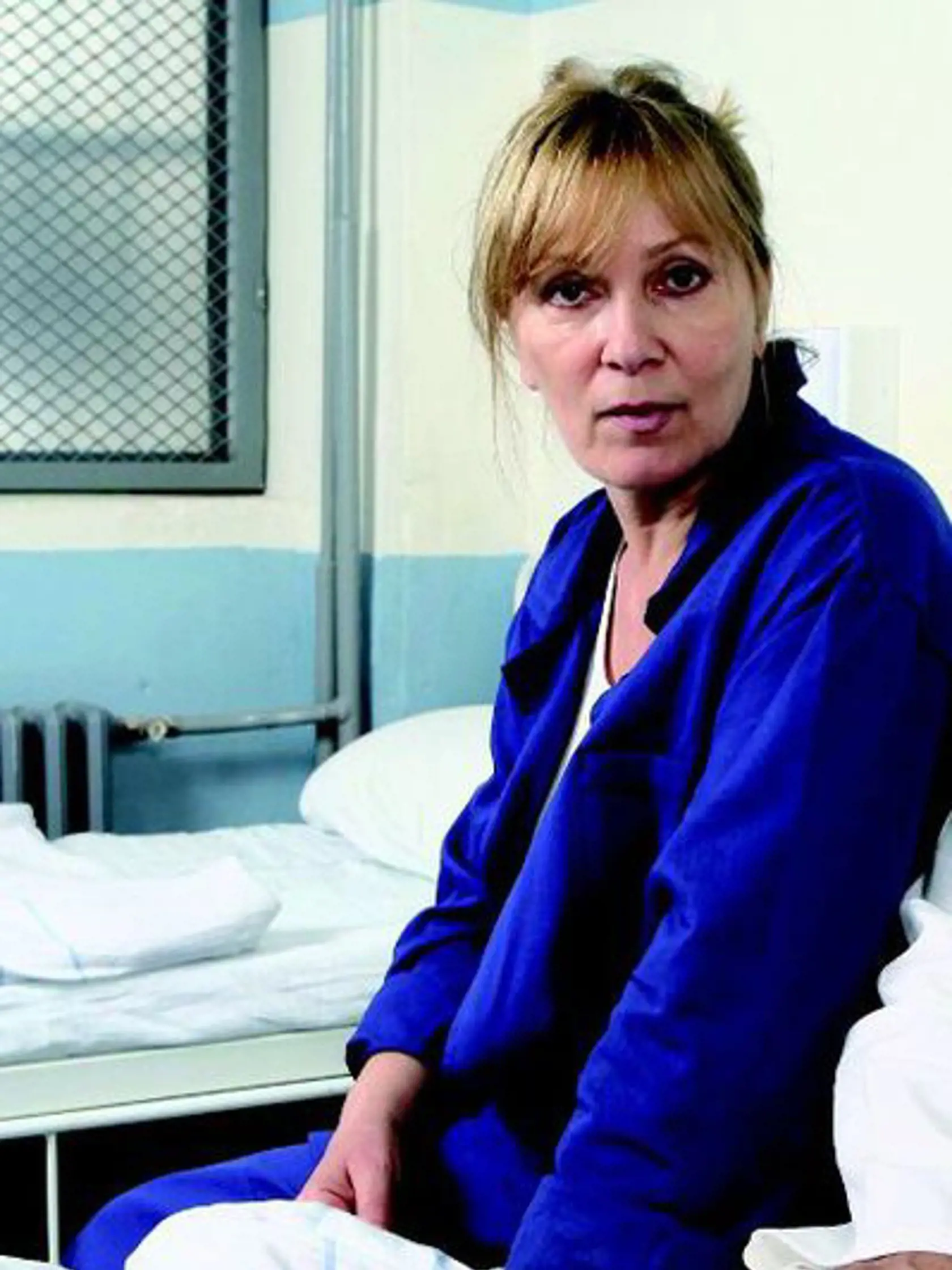 Do dražby poskytli mundúr aj herečky Anna Javorková a Zuzana Porubiaková.