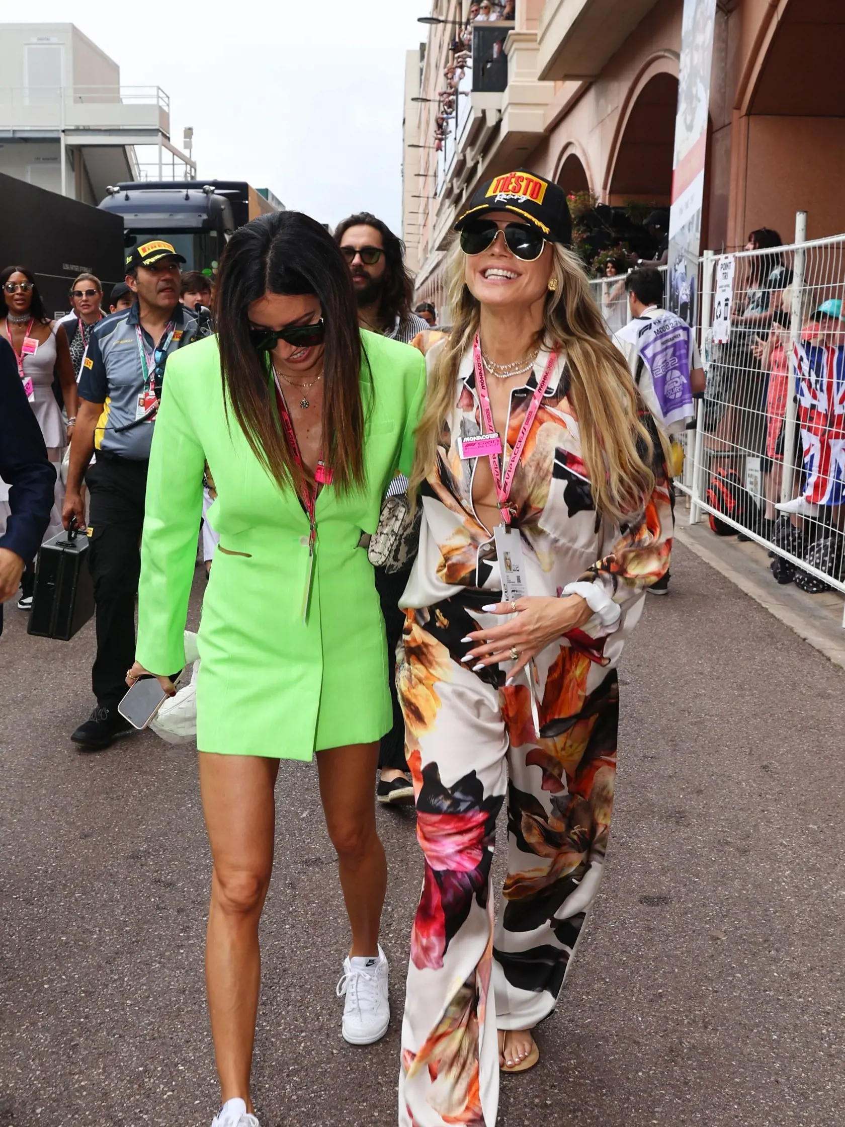 Preteky F1 v Monaku si nenechala ujsť ani topmodelka Heidi Klum. Partnera na chvíľu vymenila za taliansku modelku Elisabettu Gregoraciovú.
