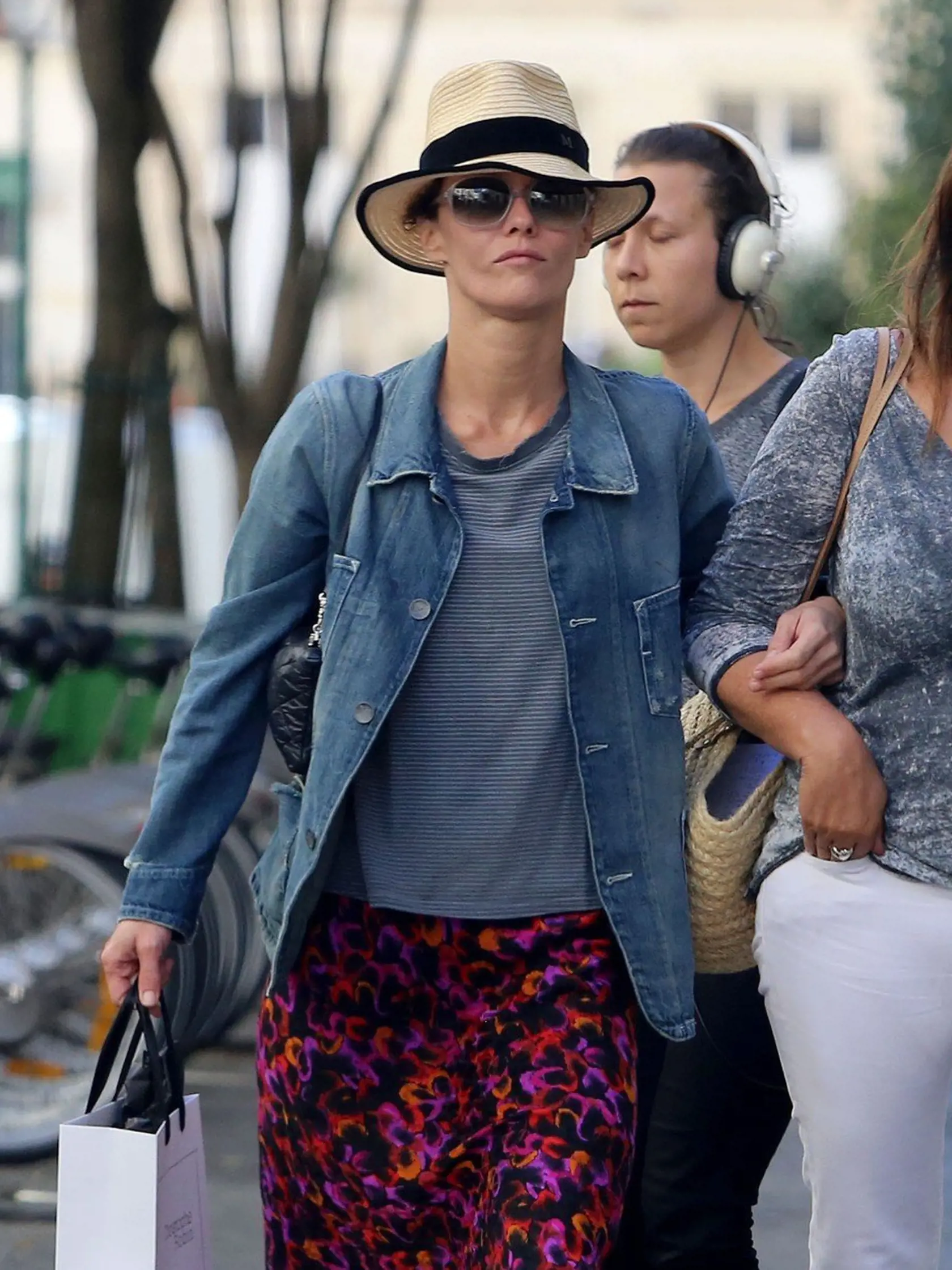 EXCLUSIVE: Vanessa Paradis strolling in Paris before going to the court to defend Johnny Depp on August 23th, 2016 DO NOT CREDIT, Image: 297826947, License: Rights-managed, Restrictions: , Model Release: no, Credit line: Profimedia, KCS Presse