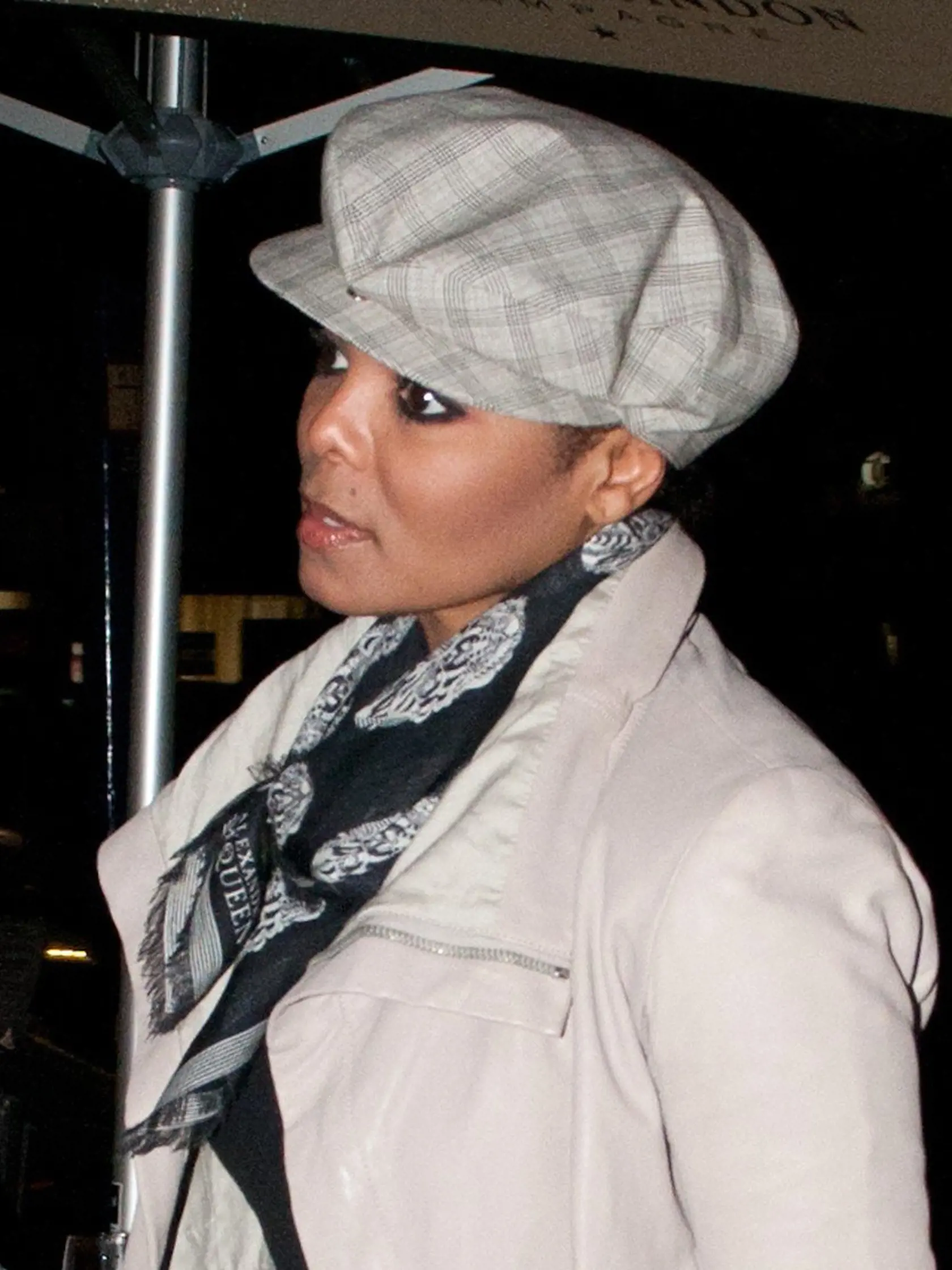 Janet Jackson having dinner at Di sushi restaurant on Kurfuerstendamm street. Credit Ben Vogt/, Image: 322564645, License: Rights-managed, Restrictions: , Model Release: no, Credit line: Profimedia, Wenn
