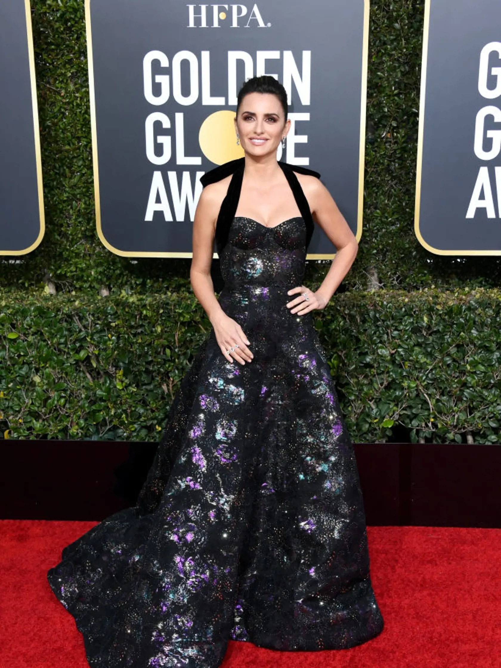 BEVERLY HILLS, CA - JANUARY 06:  Penélope Cruz attends the 76th Annual Golden Globe Awards at The Beverly Hilton Hotel on January 6, 2019 in Beverly Hills, California.  (Photo by Jon Kopaloff/Getty Images)