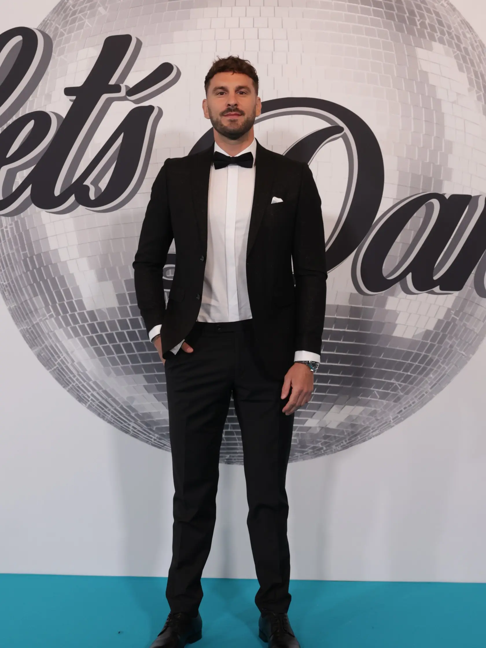 Prvé kolo desiatej série Let´s Dance. Nových ženích zo šou Ruža pre nevestu Rasťo Zvara. 