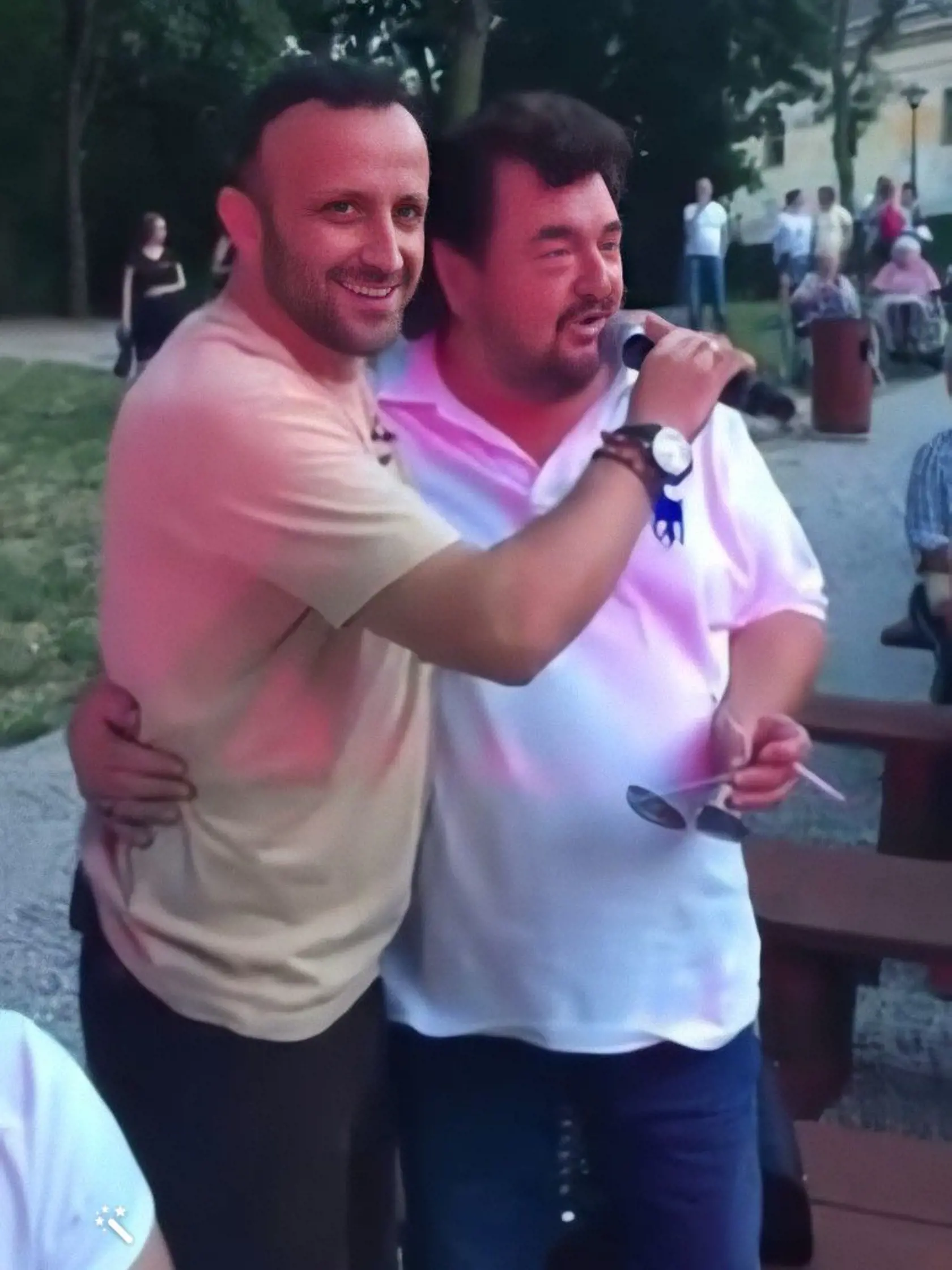 Bez šlágru Načo pôjdem domov, ktorému dal definitívnu podobu Ľubo Virág, sa nezaobíde žiadna poriadna slovenská zábava. Vo svojom repertoári ju má aj Ondro Kandráč.
