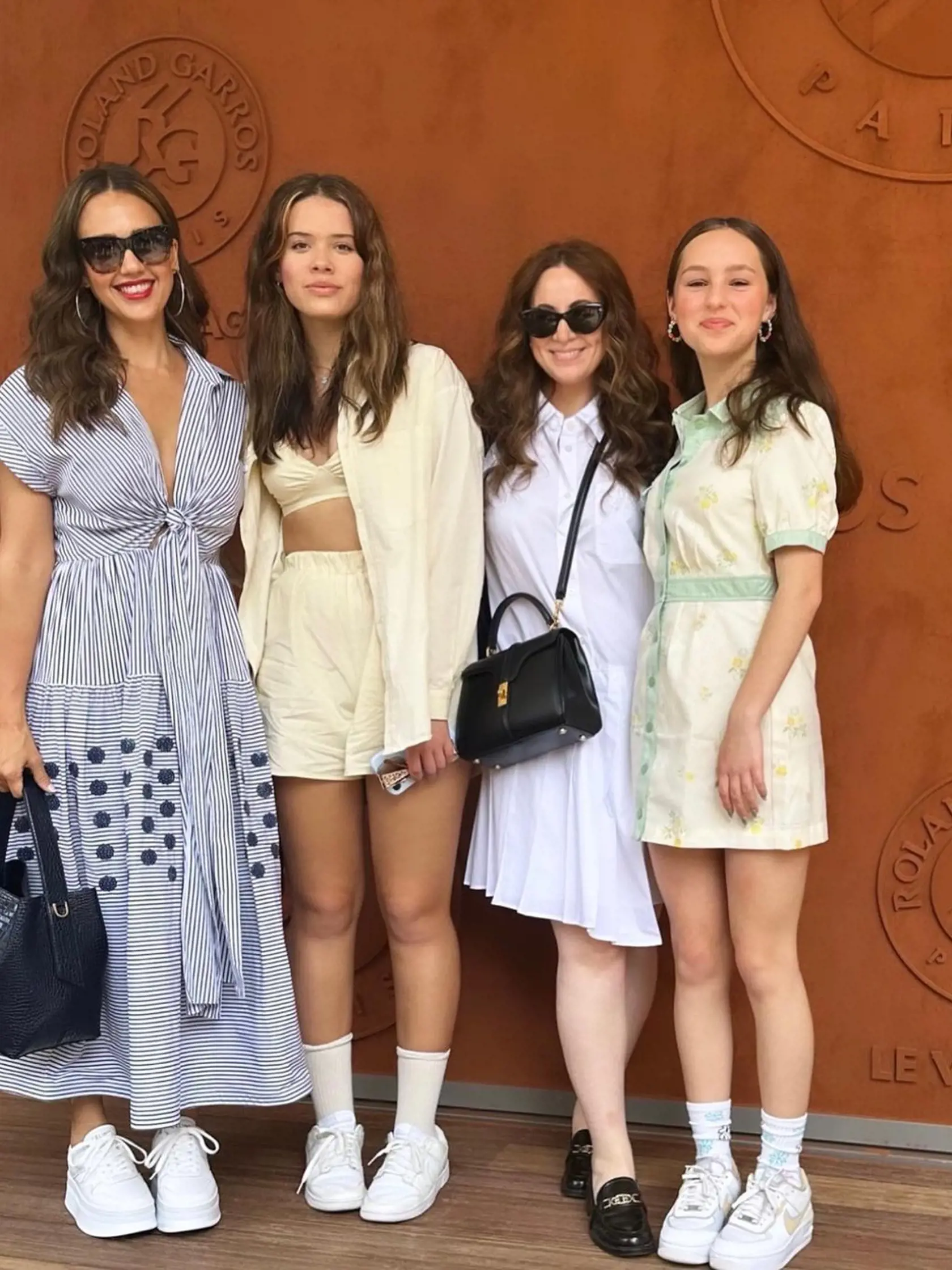 Jessica s dcérou a priateľkami na tenisovom turnaji Roland Garros.