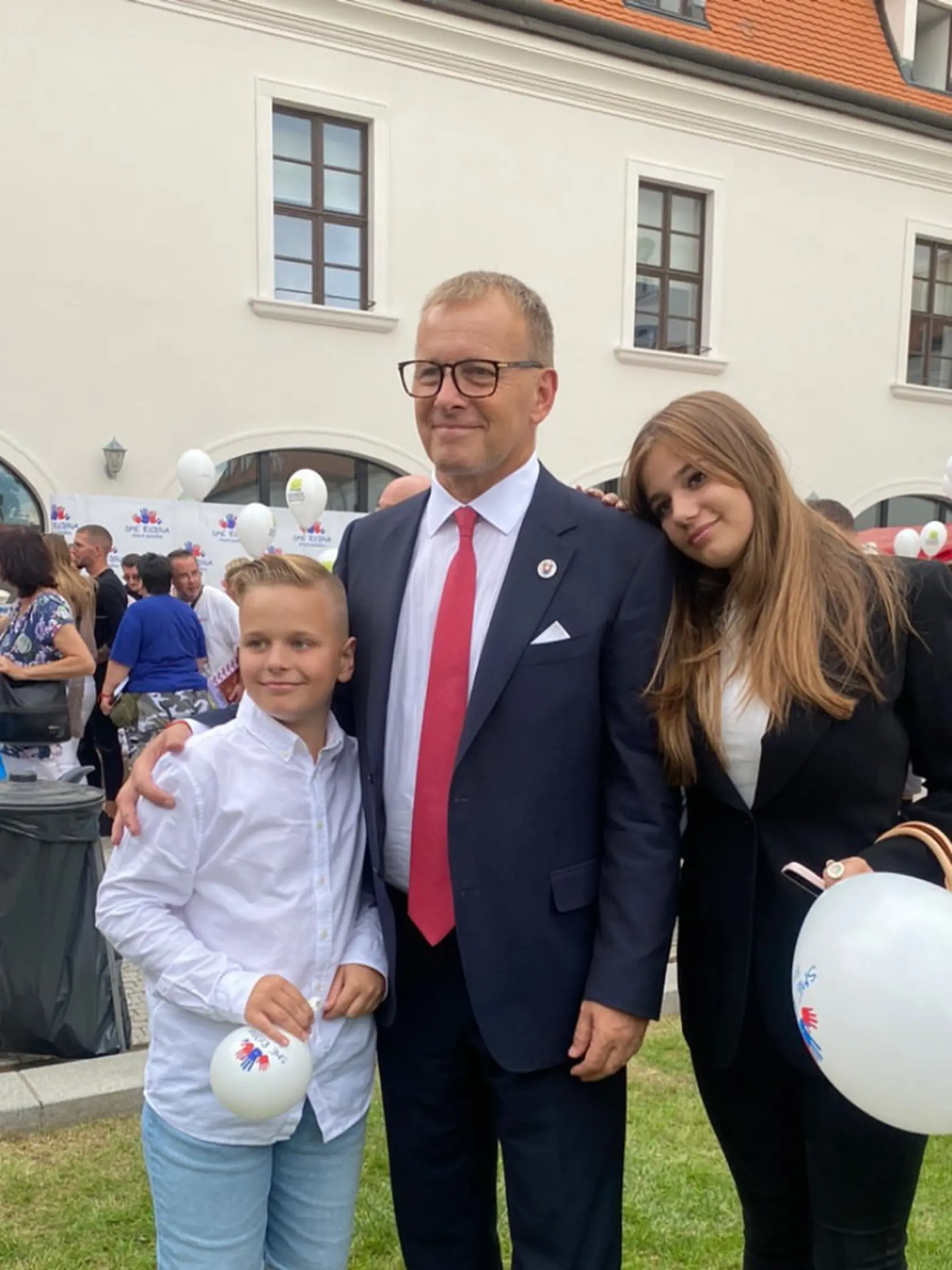 Boris Kollár s deťmi počas Dňa otvorených dverí v NRSR. 