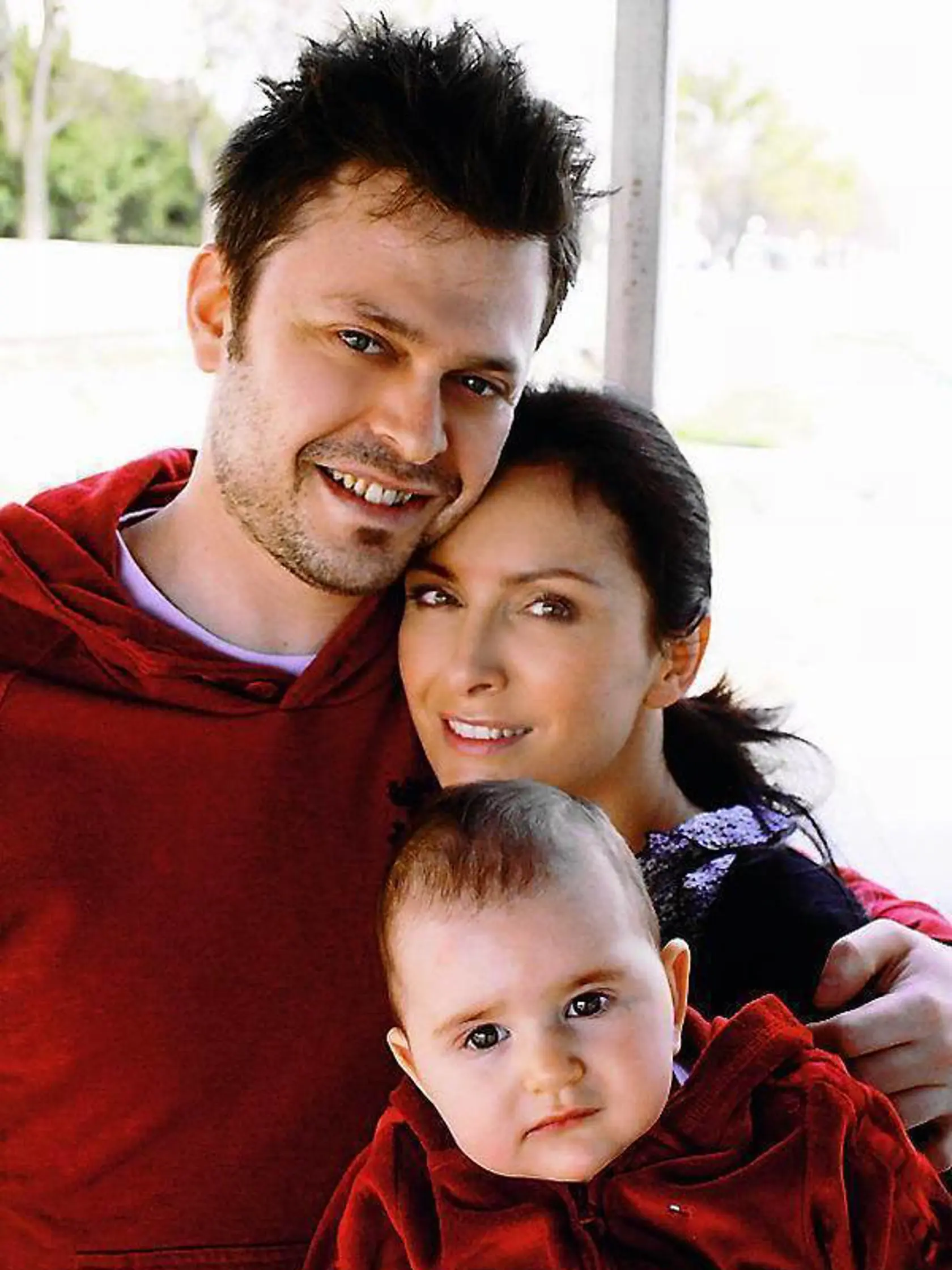 Henrieta Mičkovicová a Alexander Bárta s dcérou Ester.
