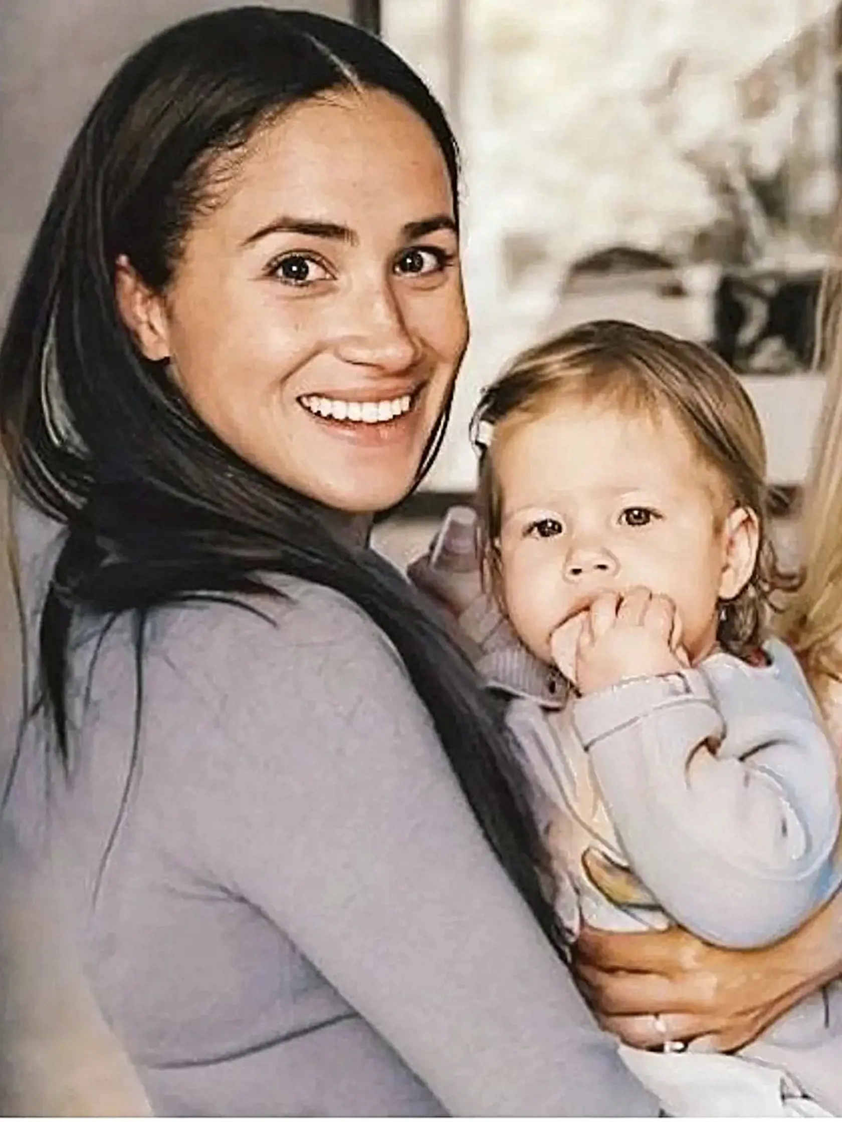 Meghan Markle na archívnej fotke s dcérkou Lilibet