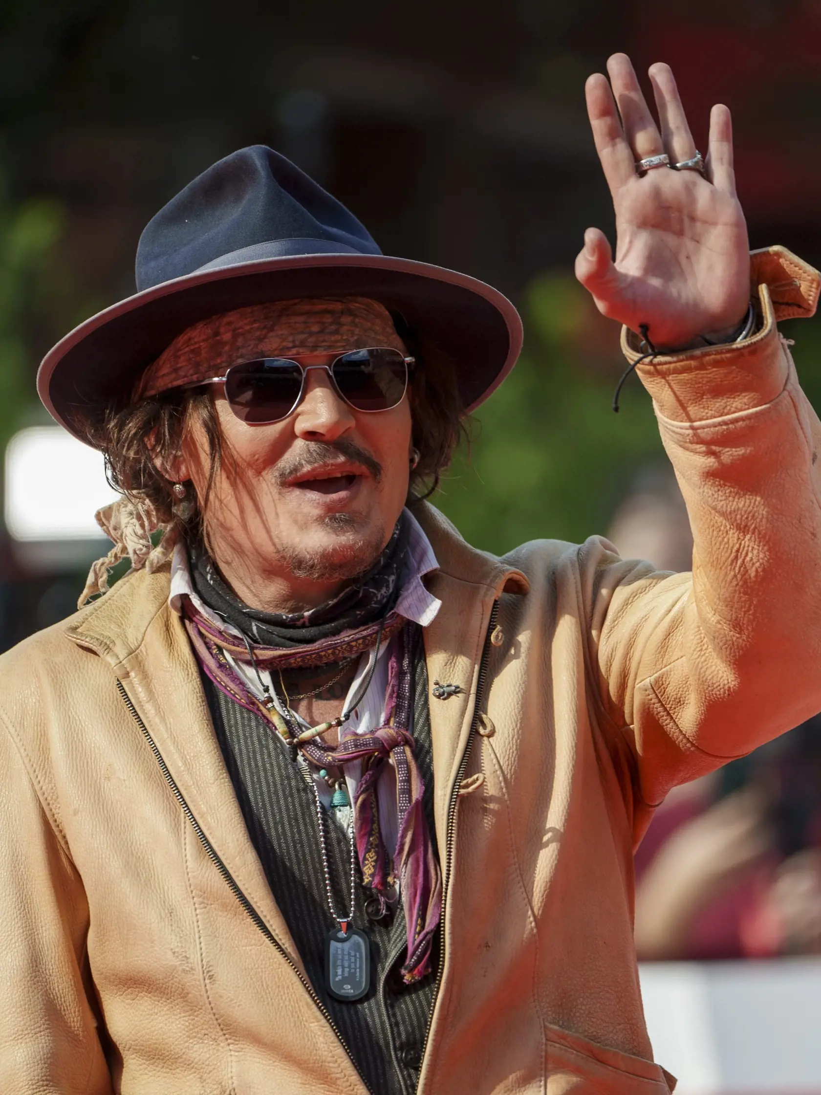 EBE 59 Rím - Na snímke americký herec Johnny Depp pózuje na červenom koberci pred projekciou animovaného filmu o tučniakoch Puffins v rámci 16. ročníka medzinárodného filmového festivalu Ríme 17. októbra 2021. FOTO TASR/AP


Actor Johnny Depp poses on the red carpet for the movie 'Puffins' at the 16th edition of the Rome Film Fest in Rome, Sunday, Oct. 17, 2021. (AP Photo/Domenico Stinellis)