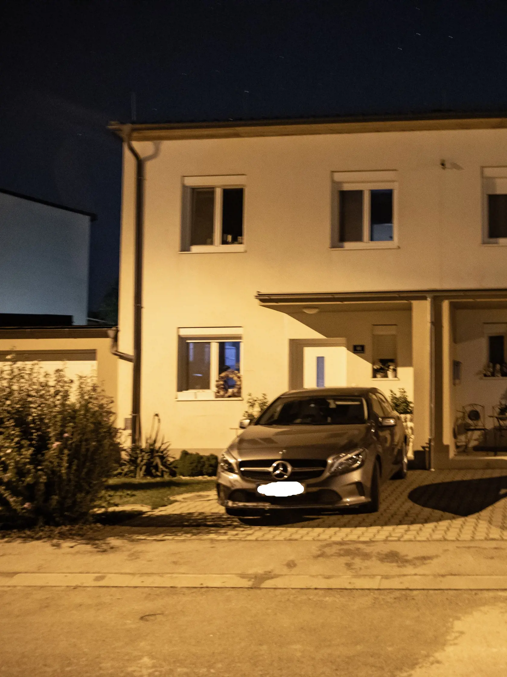 Šimkovičová býva v Rakúsku s dcérkou Sofiou.