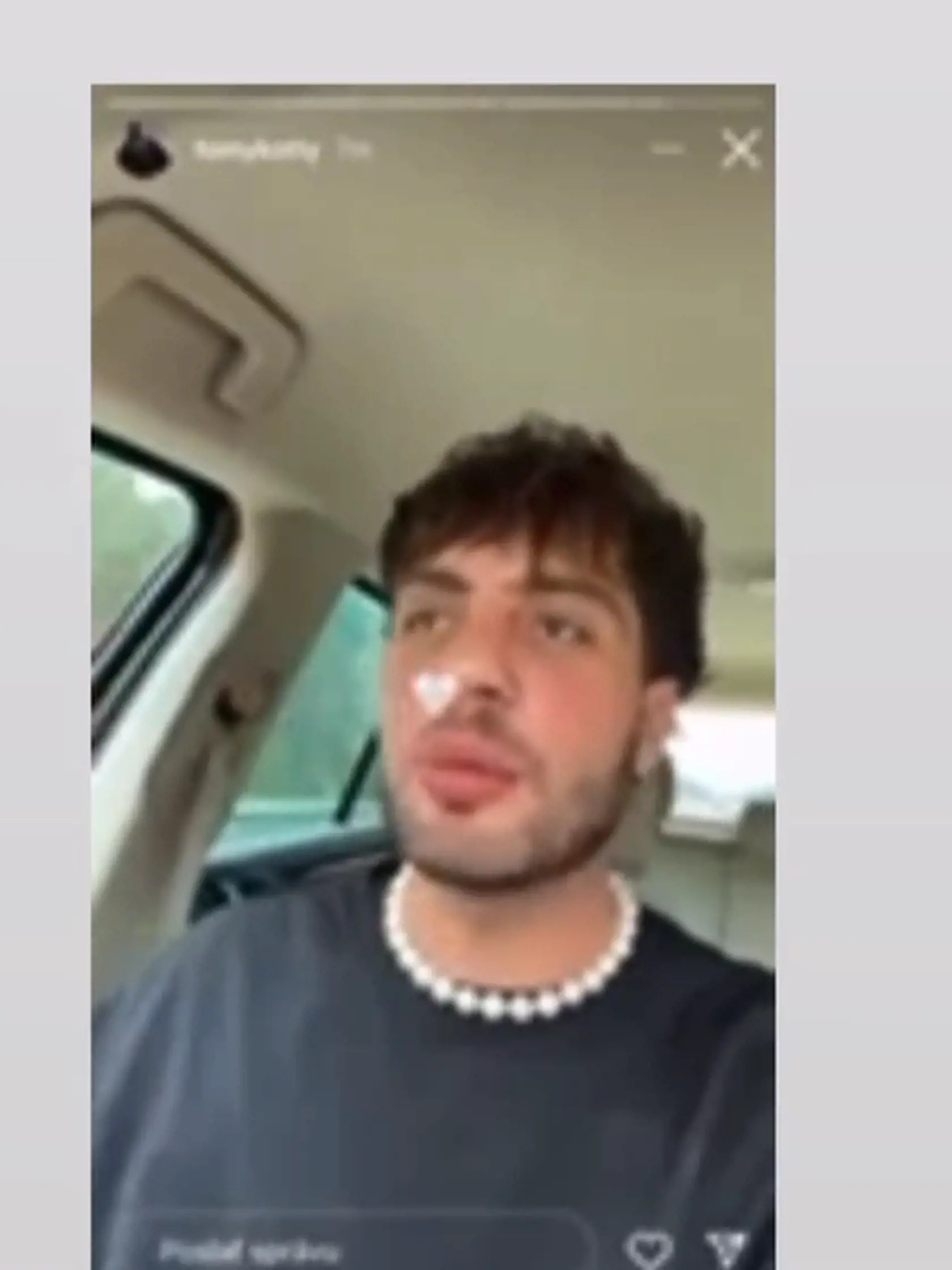 Toto video zverejnil Tomáš pred rokom po tom, ako Lujza prvý krát prehovorila o utrpeniach počas vzťahu s ním. Vtedy, jej nik neveril. On ju označil za "tupú".