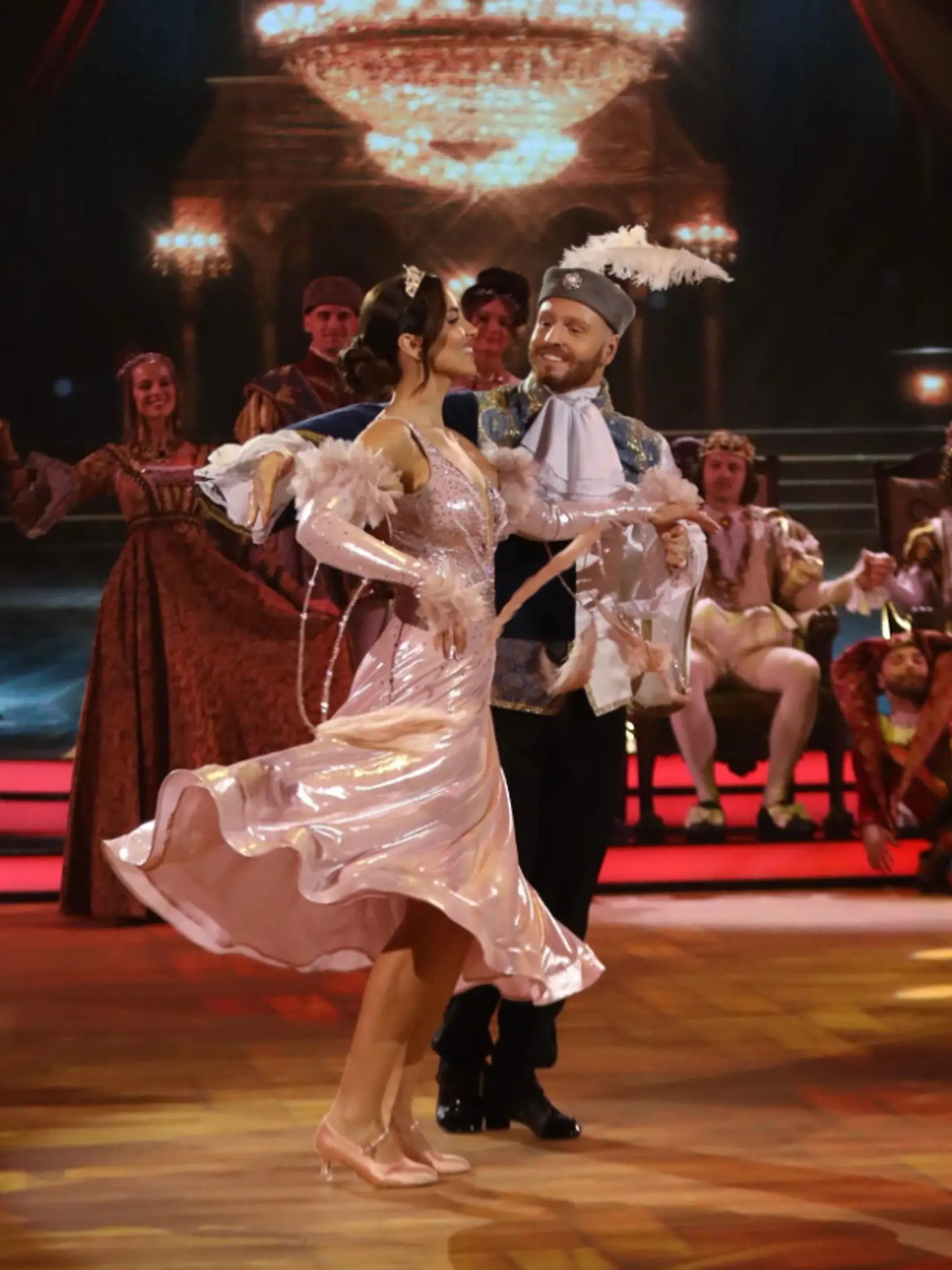 Kultovú scénu z rozprávky Tri oriešky pre Popolušku predviedli v treťom kole Simona Leskovská a Vilda Šír.