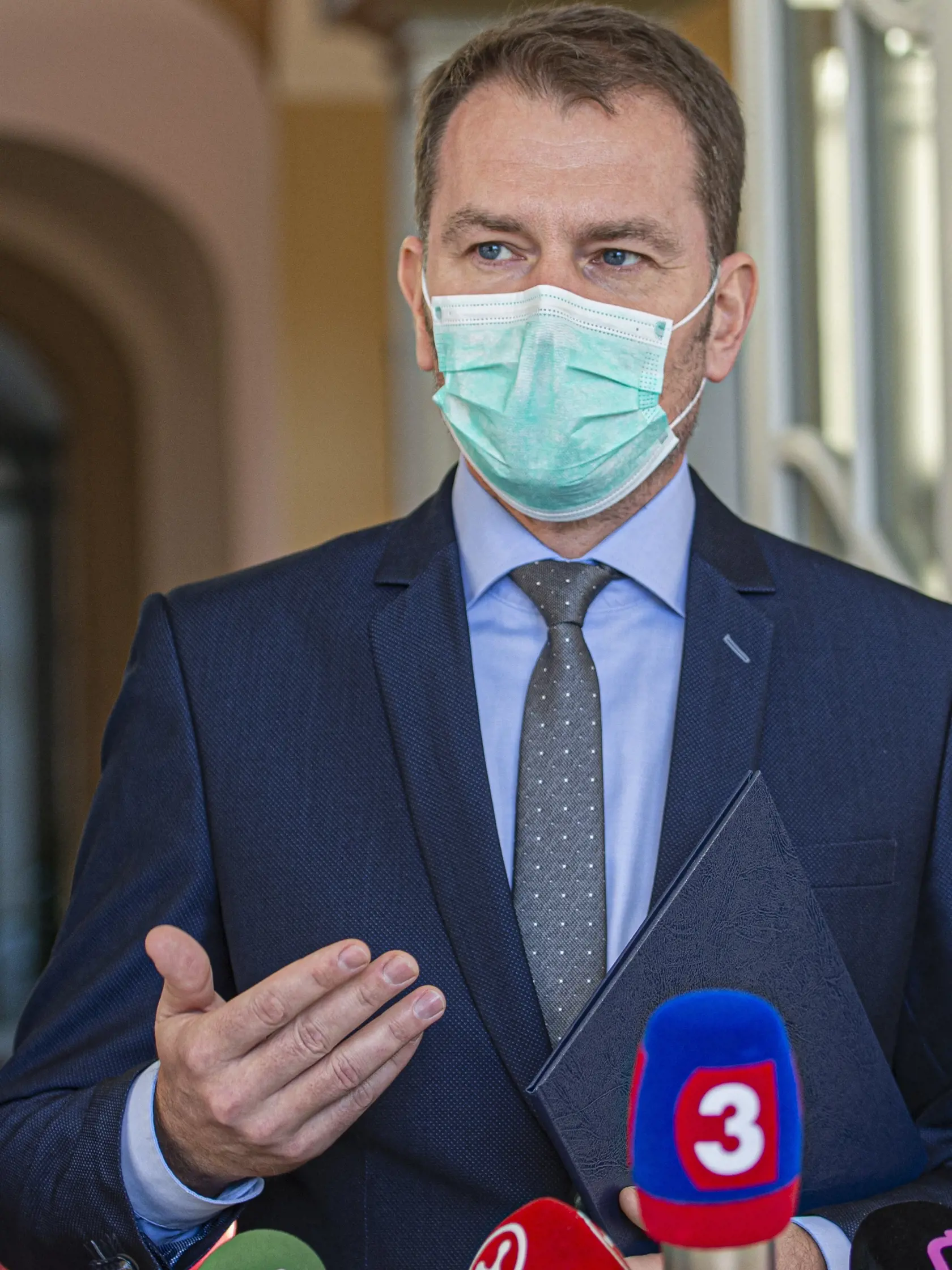 Stretnutie medicínskych odborníkov, kvôli šíreniu koronavírusu počas nadchádzajúcich Veľkonočných sviatkov avizuje, že Vláda SR prijme opatrenia, ktoré zamedzia voľnému pohybu osôb.