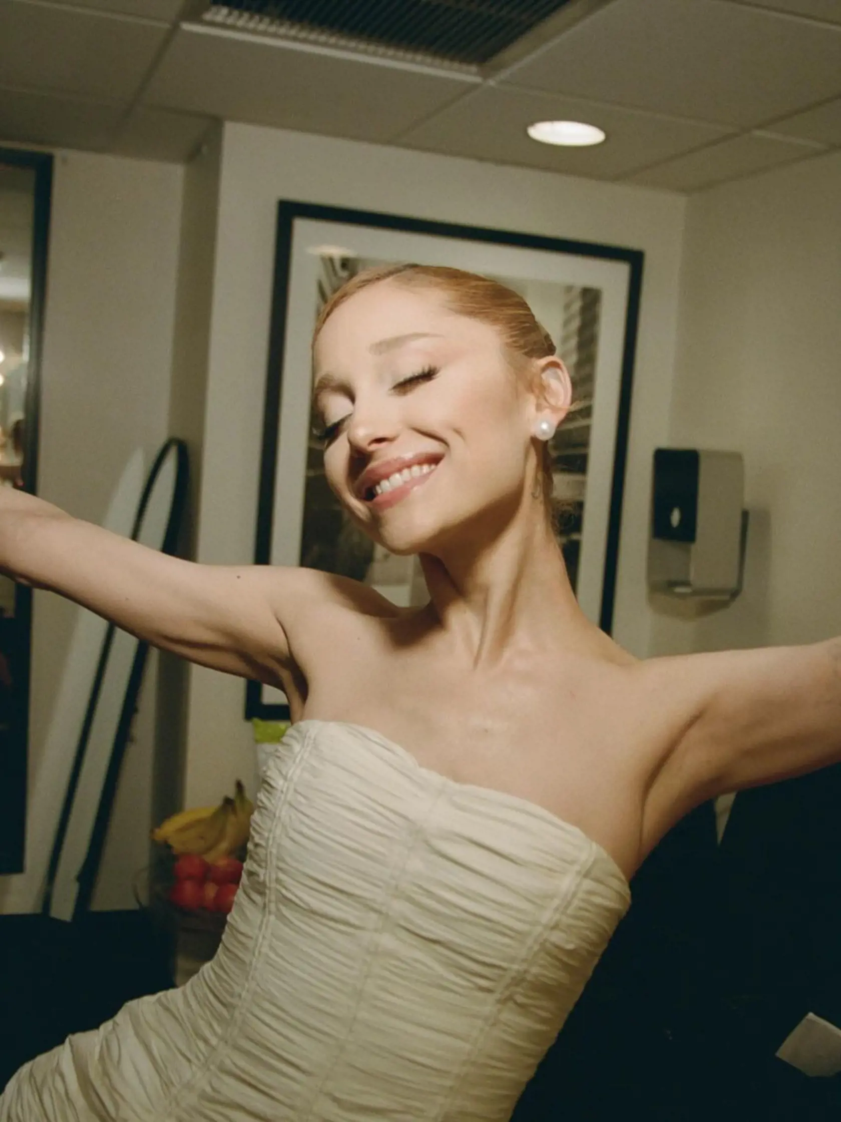 Ariana Grande vyvracia všetky teórie, že by bola chorá.