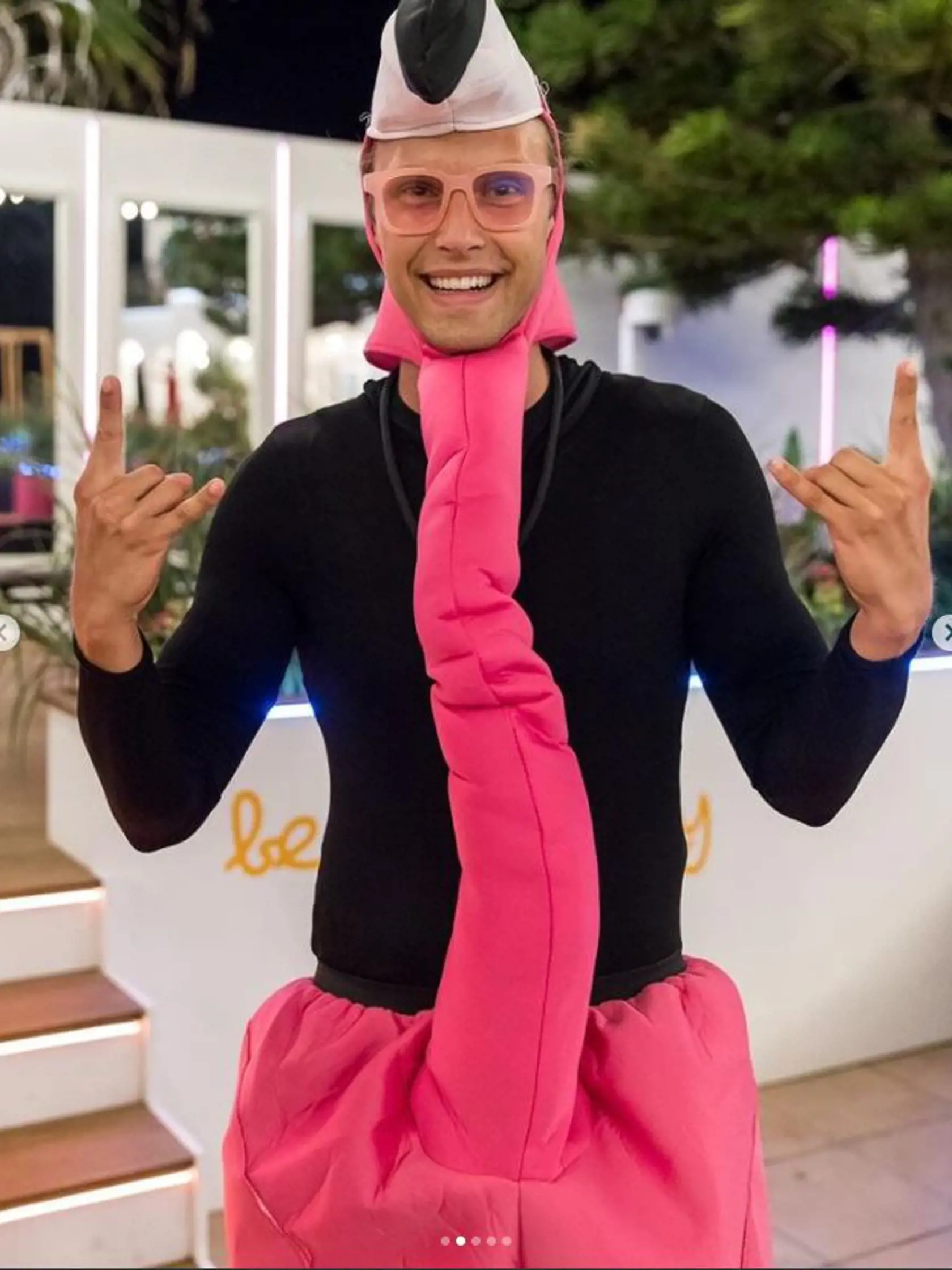 Kostýmy súťažiacich z Love Island.