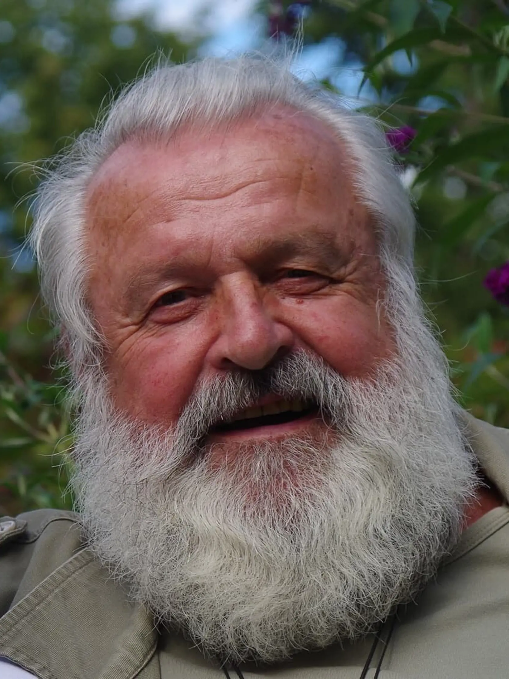 Dietmar Huhn alias Hotte Herzberger, bohužiaľ, nevydržal v seriáli večne. Aj jeho postava tragicky zomrela, podobne ako niekoľko Semirových spoločníkov.