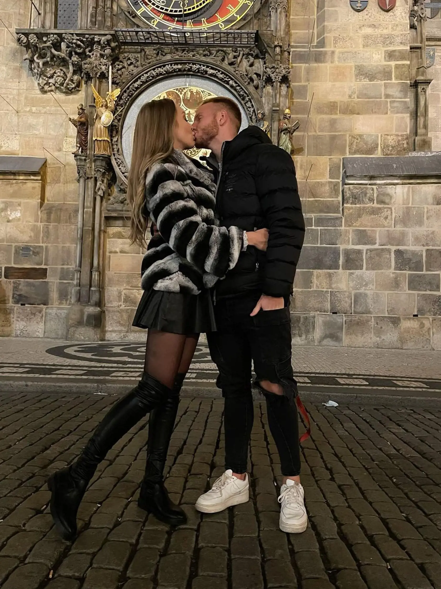 Prvá rande Nikol a Viléma.