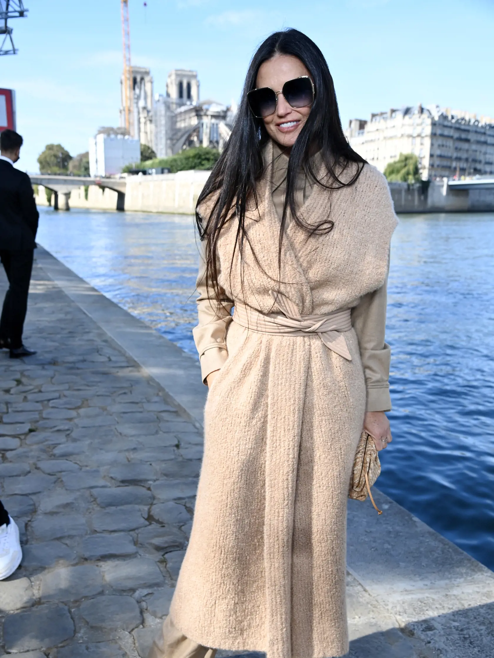Demi Moore s dcérou Scout na prehliadne návrhárky Stelly McCartney na Parížskom týždni módy.