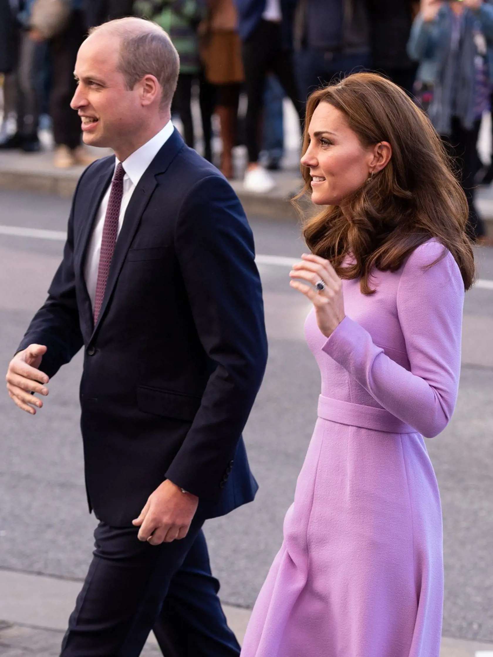Hlavne mladšia časť verejnosti by po milovanej kráľovnej Alžbete II. chcela vidieť na tróne reprezentatívny pár. William a Kate ním nepochybne sú.
